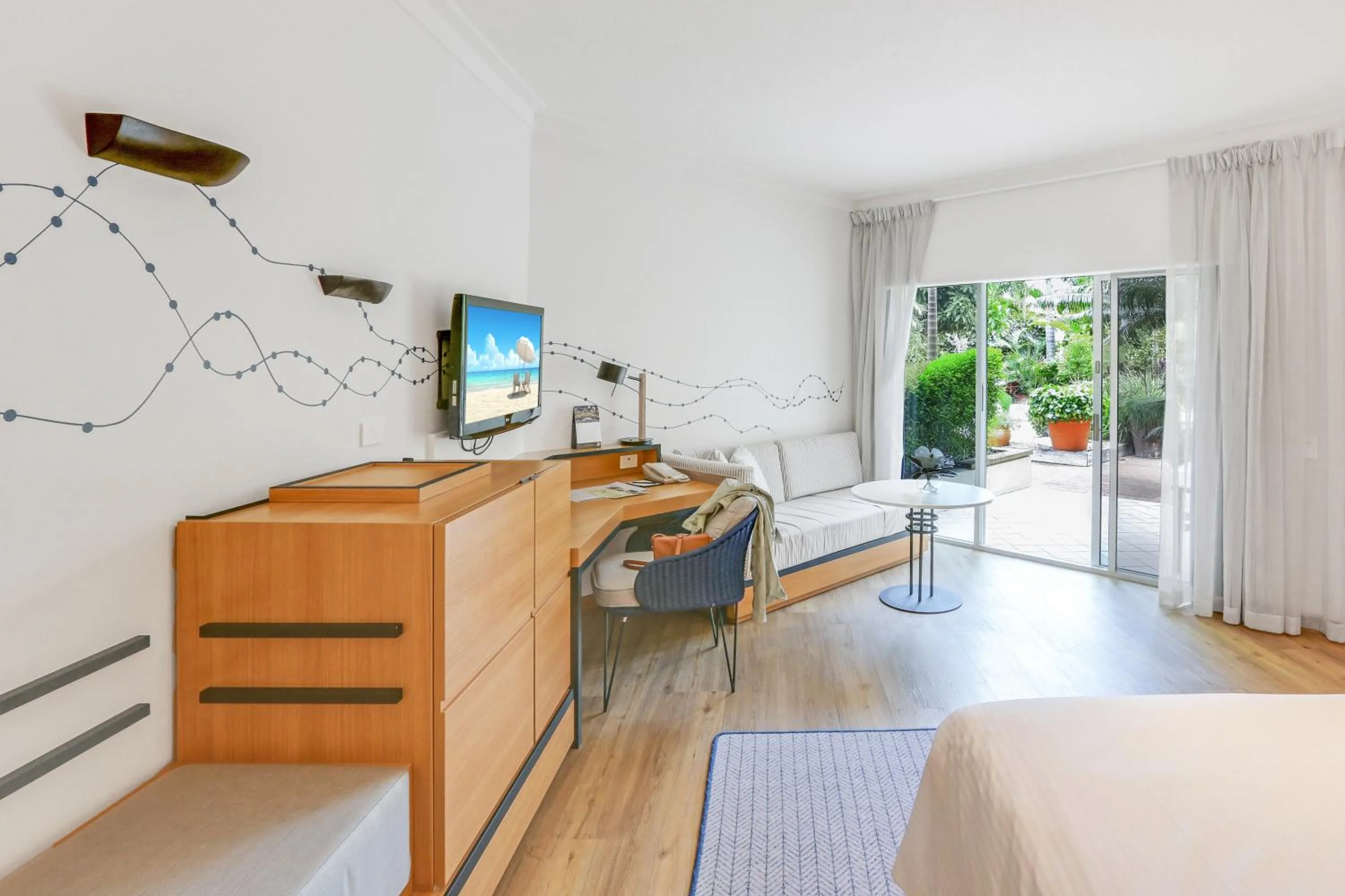 Garden, Bed in Shangri-La The Marina, Cairns