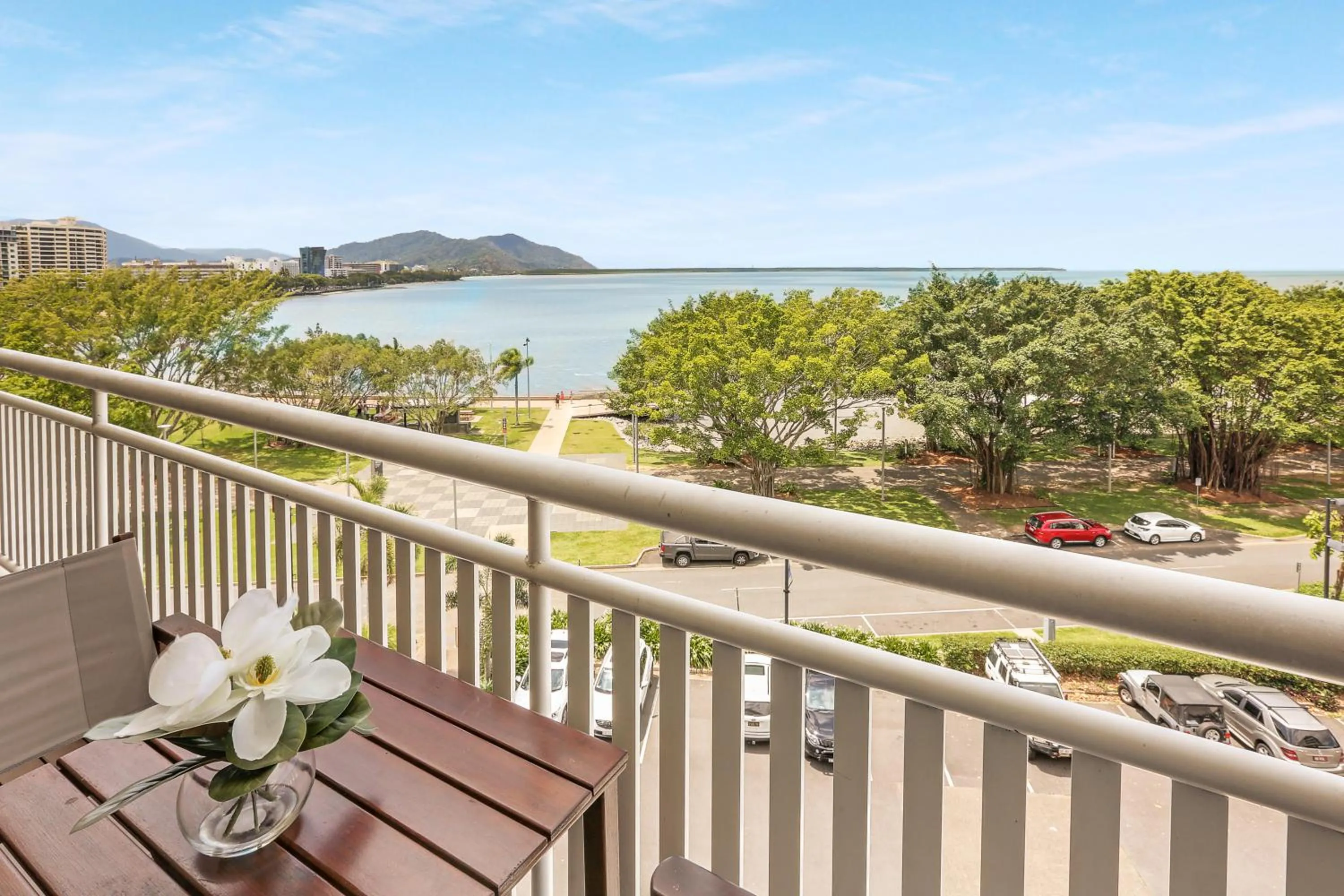 Balcony/Terrace in Shangri-La The Marina, Cairns