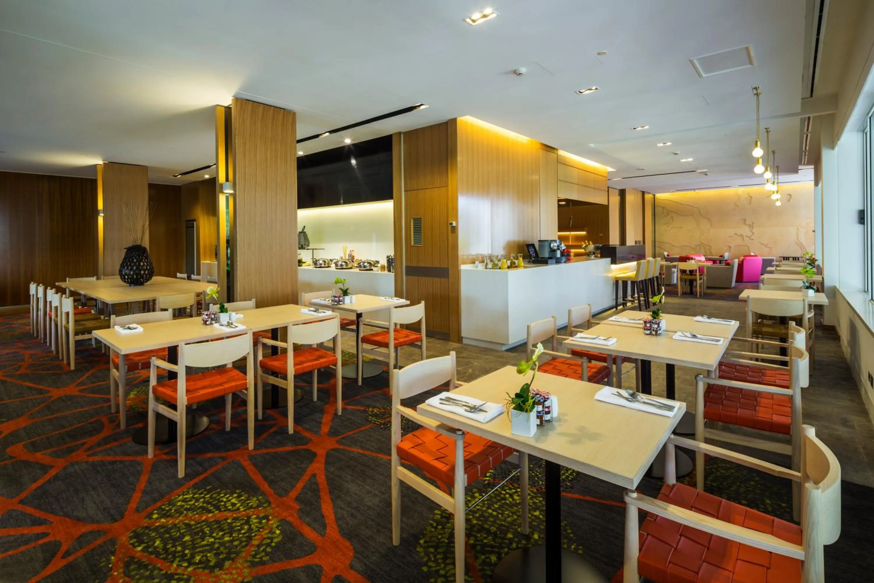 Lounge or bar in Shangri-La The Marina, Cairns