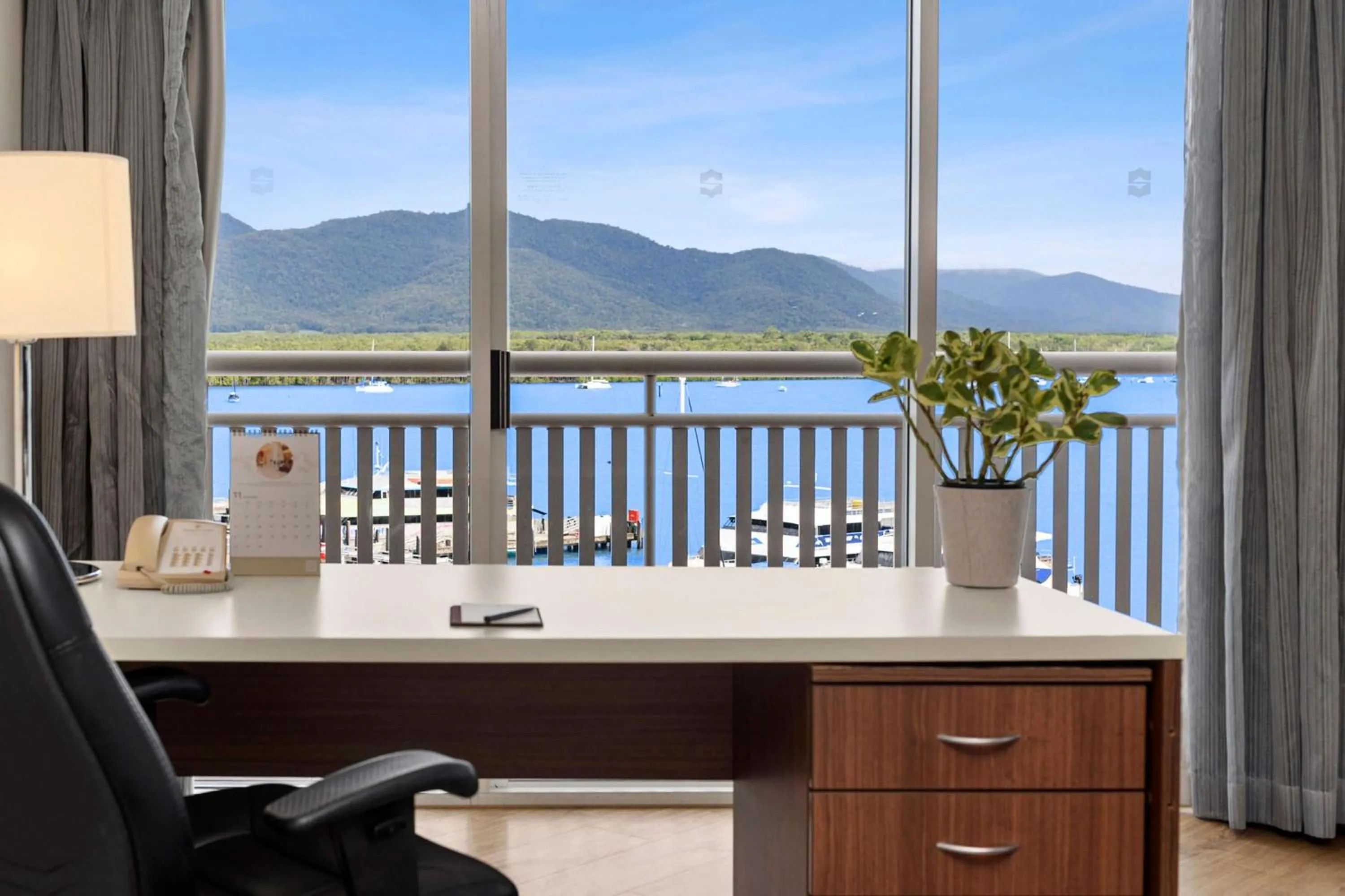 Photo of the whole room in Shangri-La The Marina, Cairns