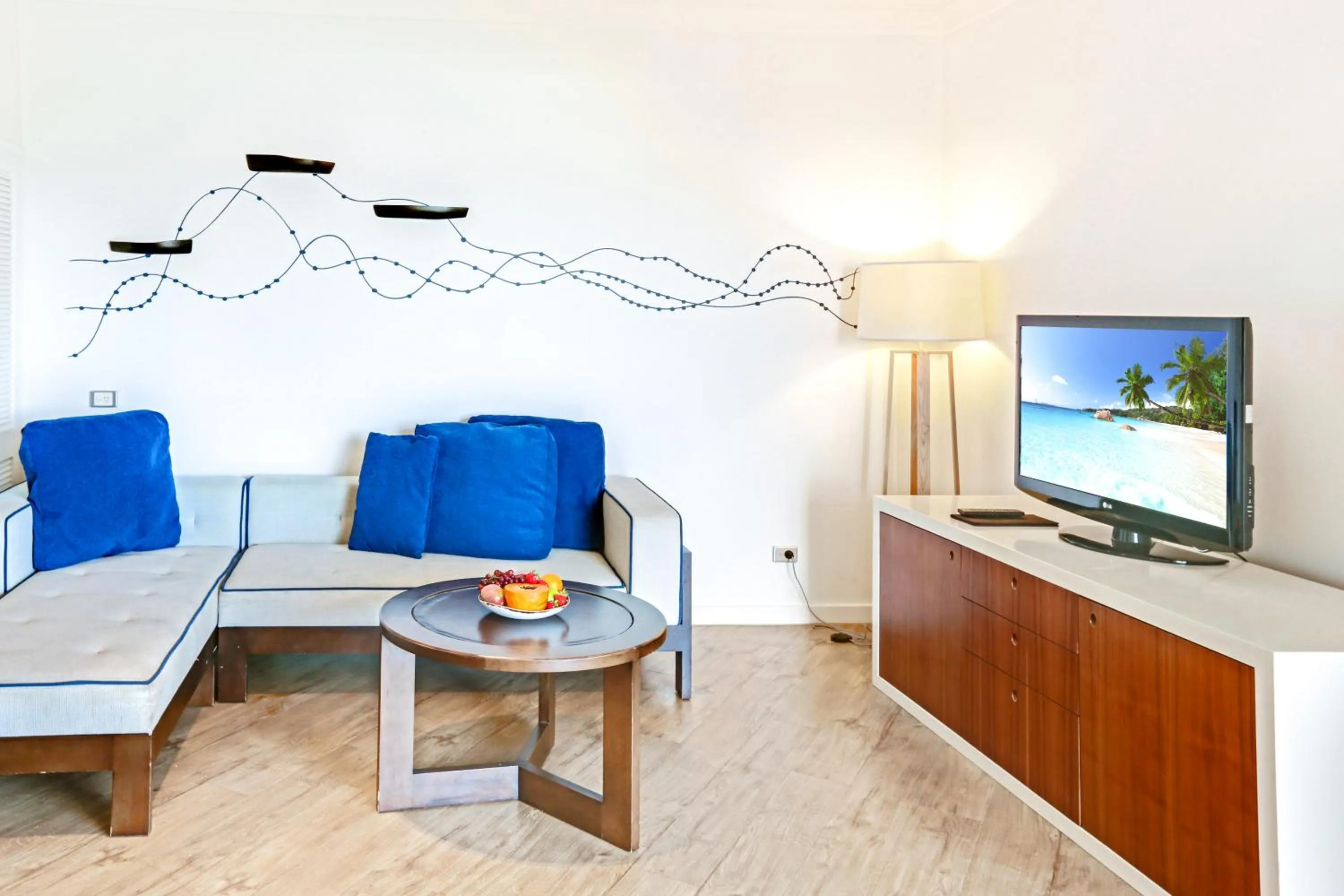 Living room in Shangri-La The Marina, Cairns