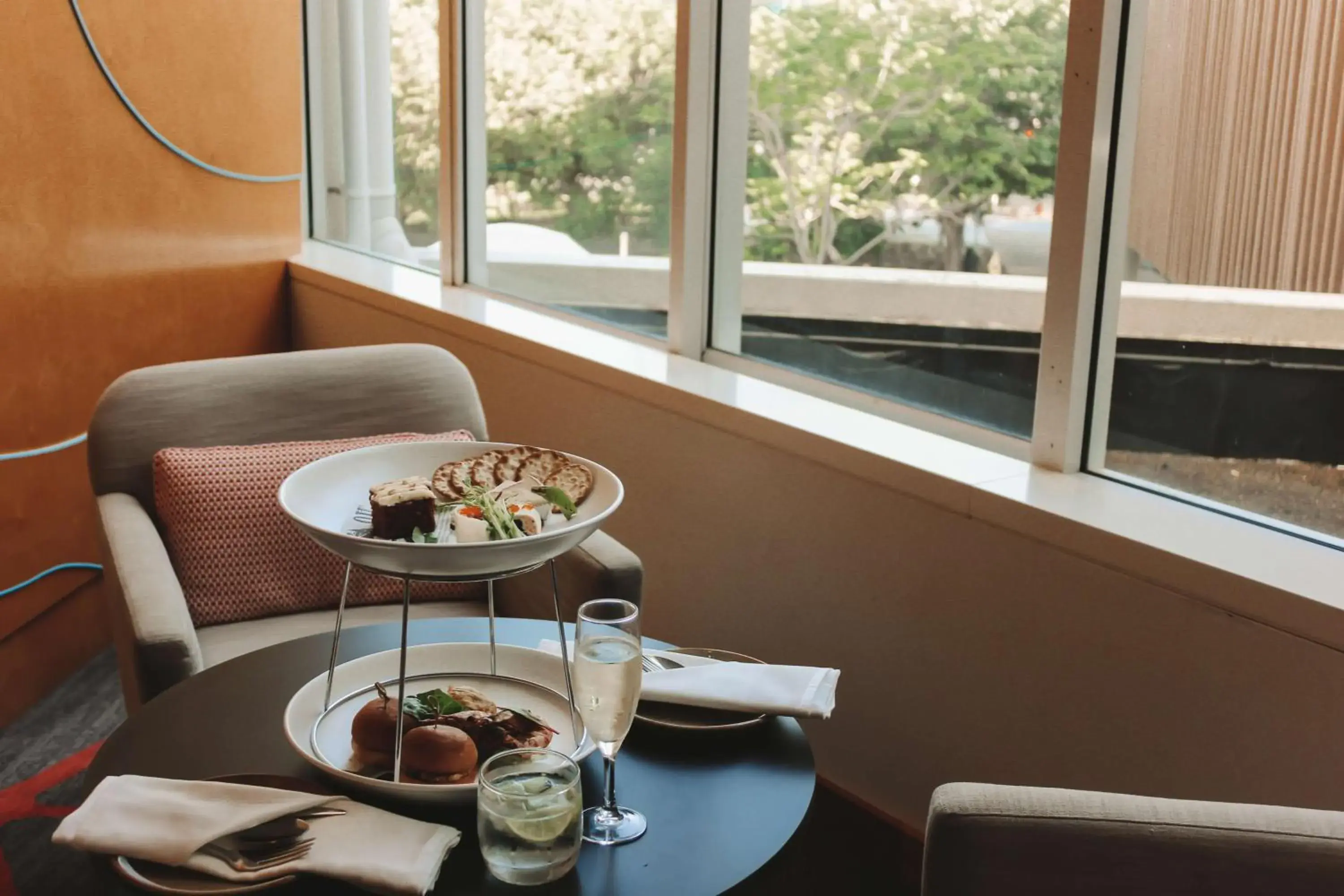 Lounge or bar in Shangri-La The Marina, Cairns Lounge or bar in Shangri-La The Marina, Cairns