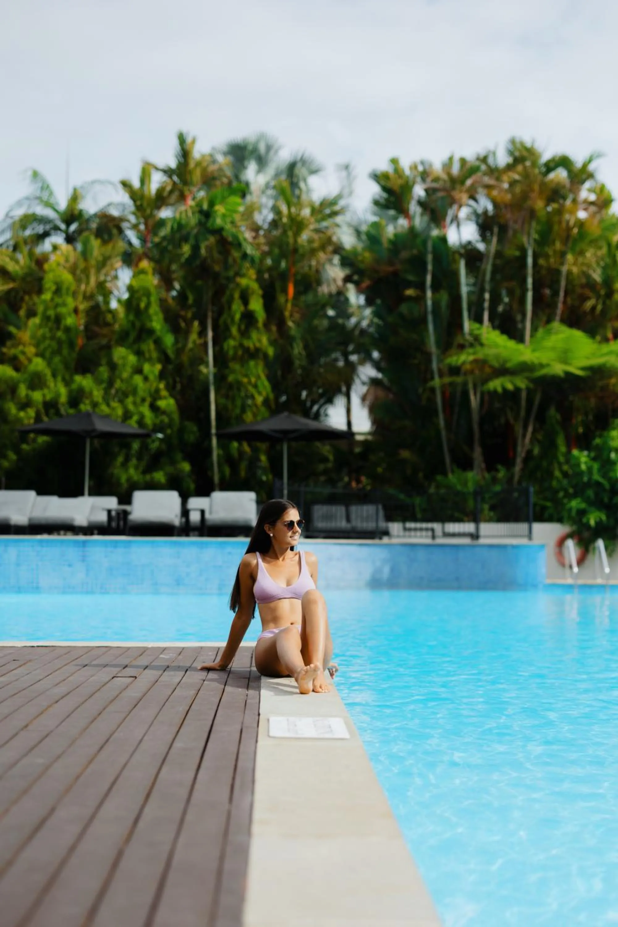 Swimming pool in Shangri-La The Marina, Cairns