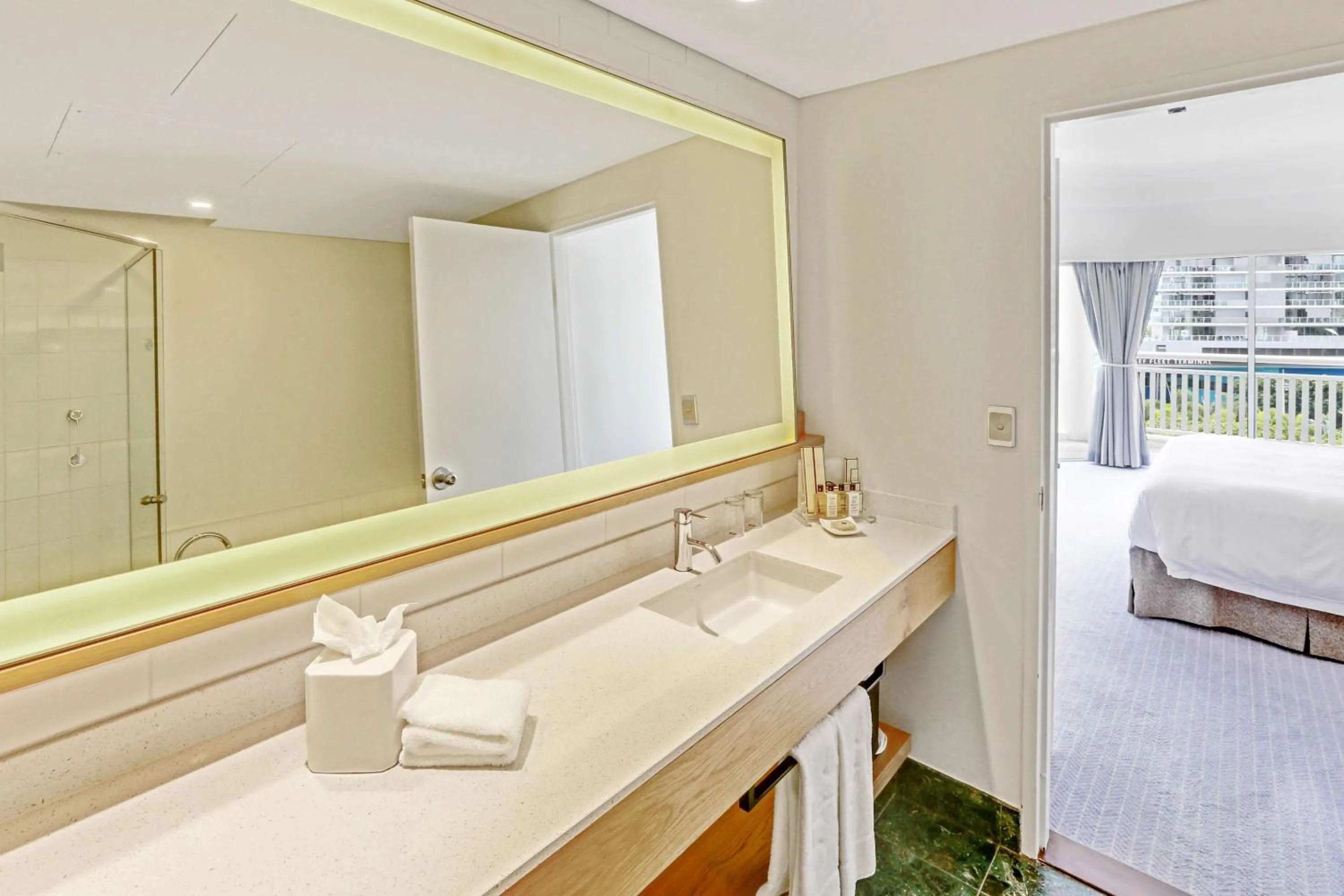 Bathroom in Shangri-La The Marina, Cairns