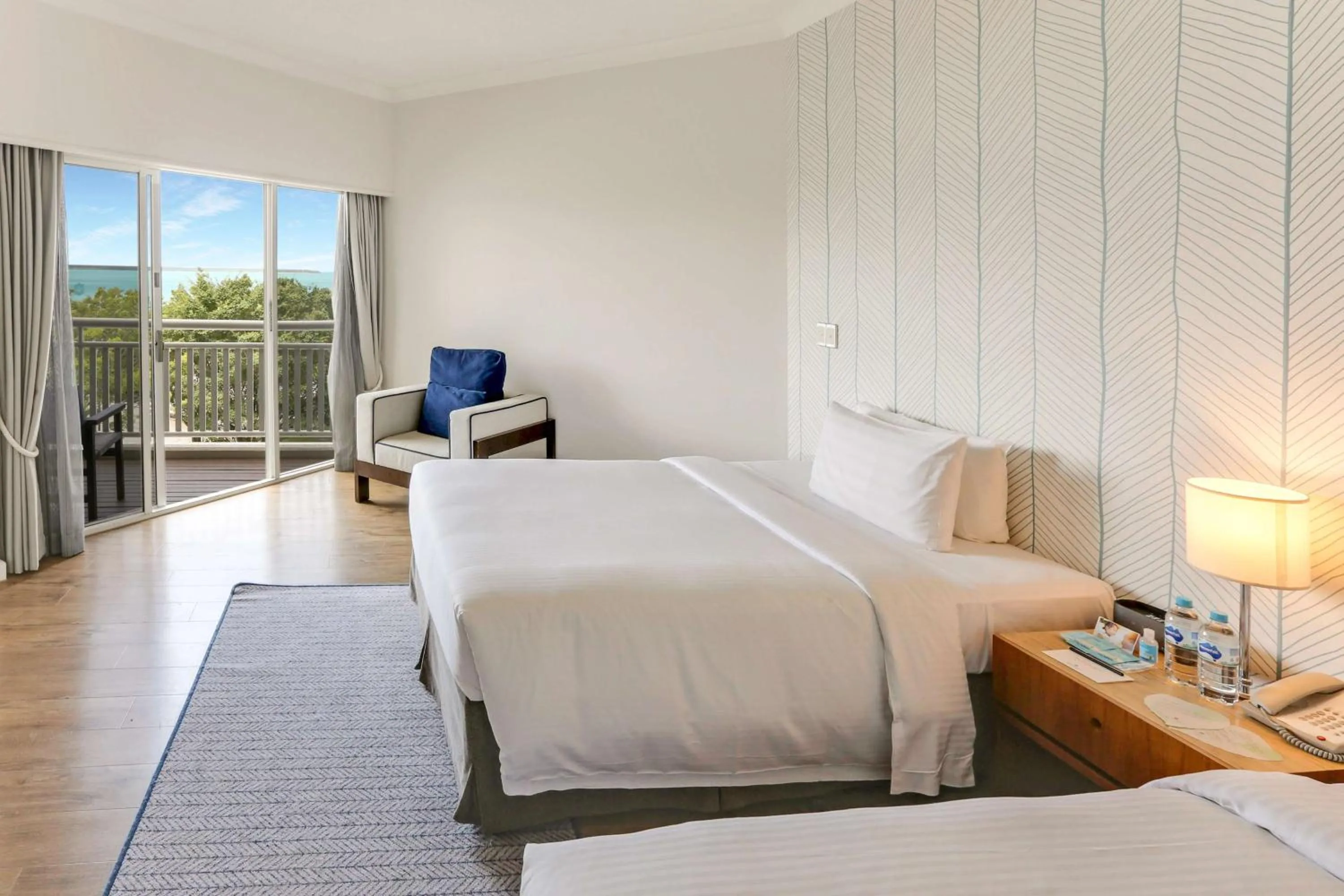 View (from property/room), Bed in Shangri-La The Marina, Cairns