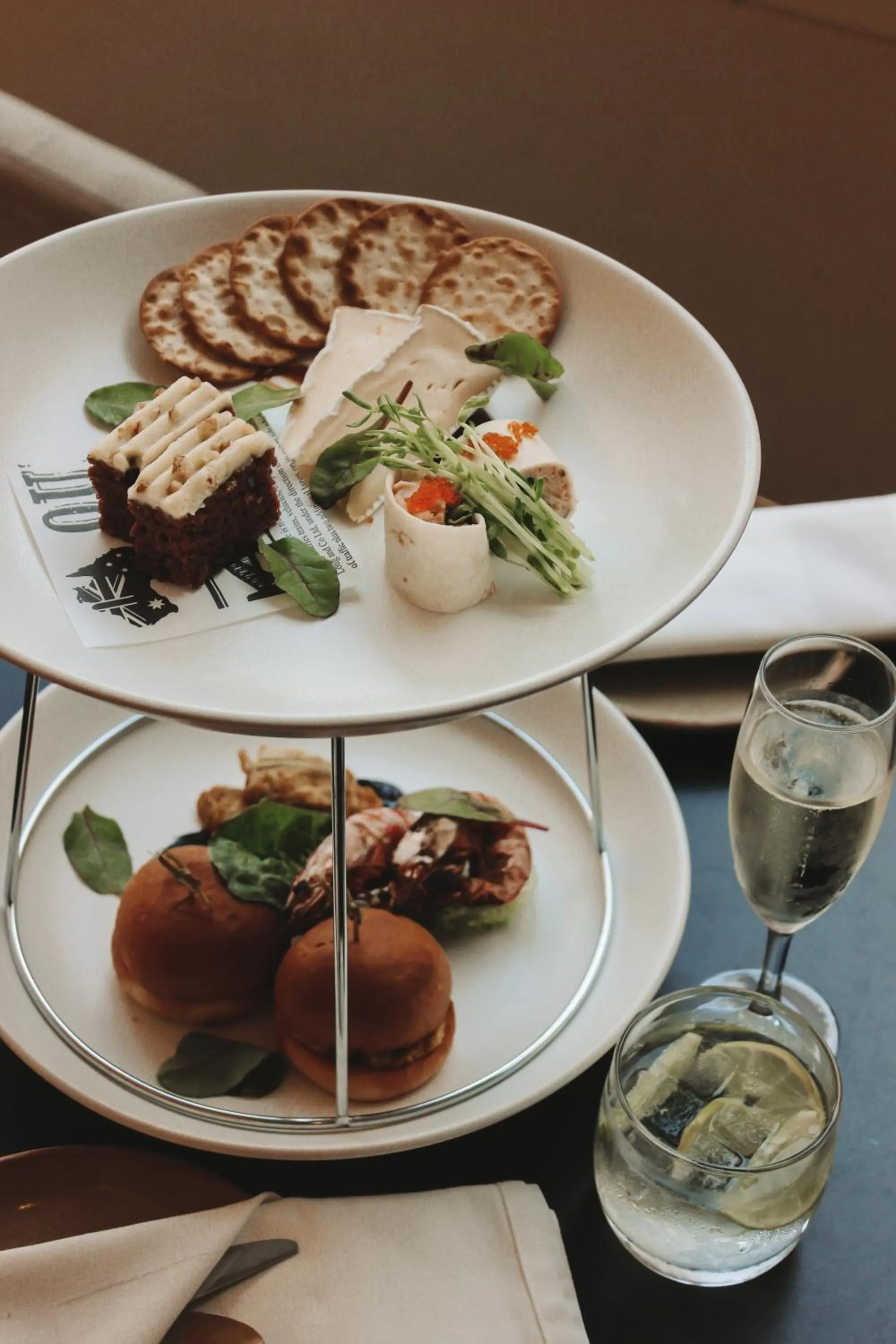 Lounge or bar in Shangri-La The Marina, Cairns