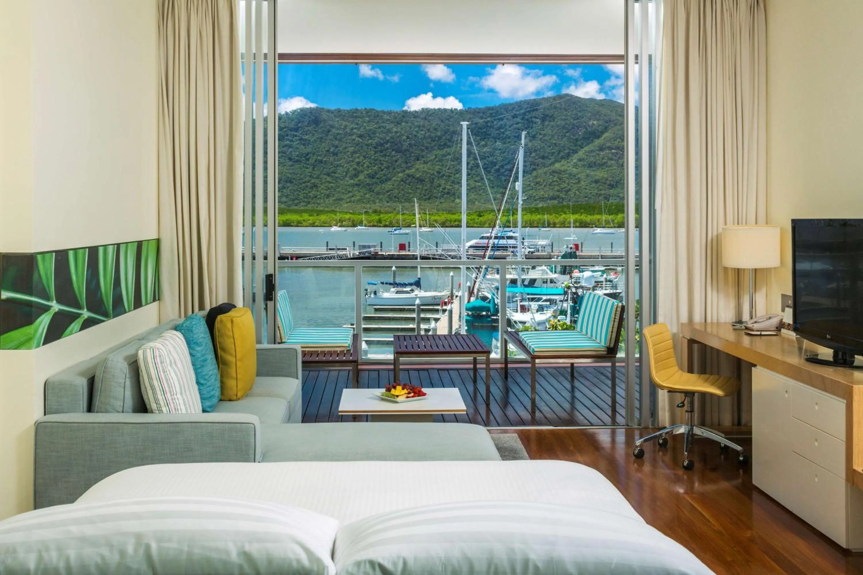 Bedroom in Shangri-La The Marina, Cairns