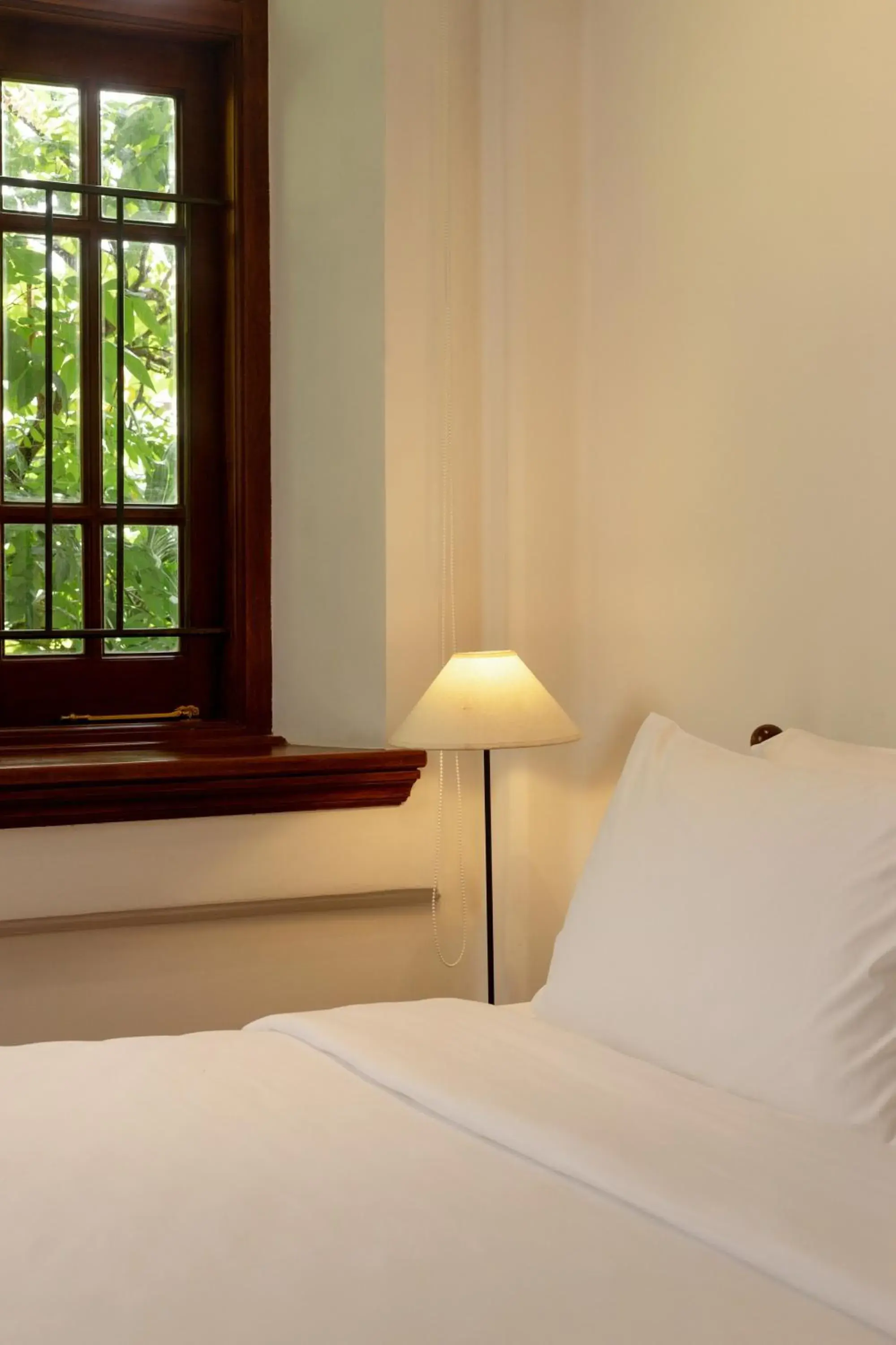 Photo of the whole room, Bed in Hotel Suisse Kandy - Since 1890 Photo of the whole room, Bed in Hotel Suisse Kandy - Since 1890