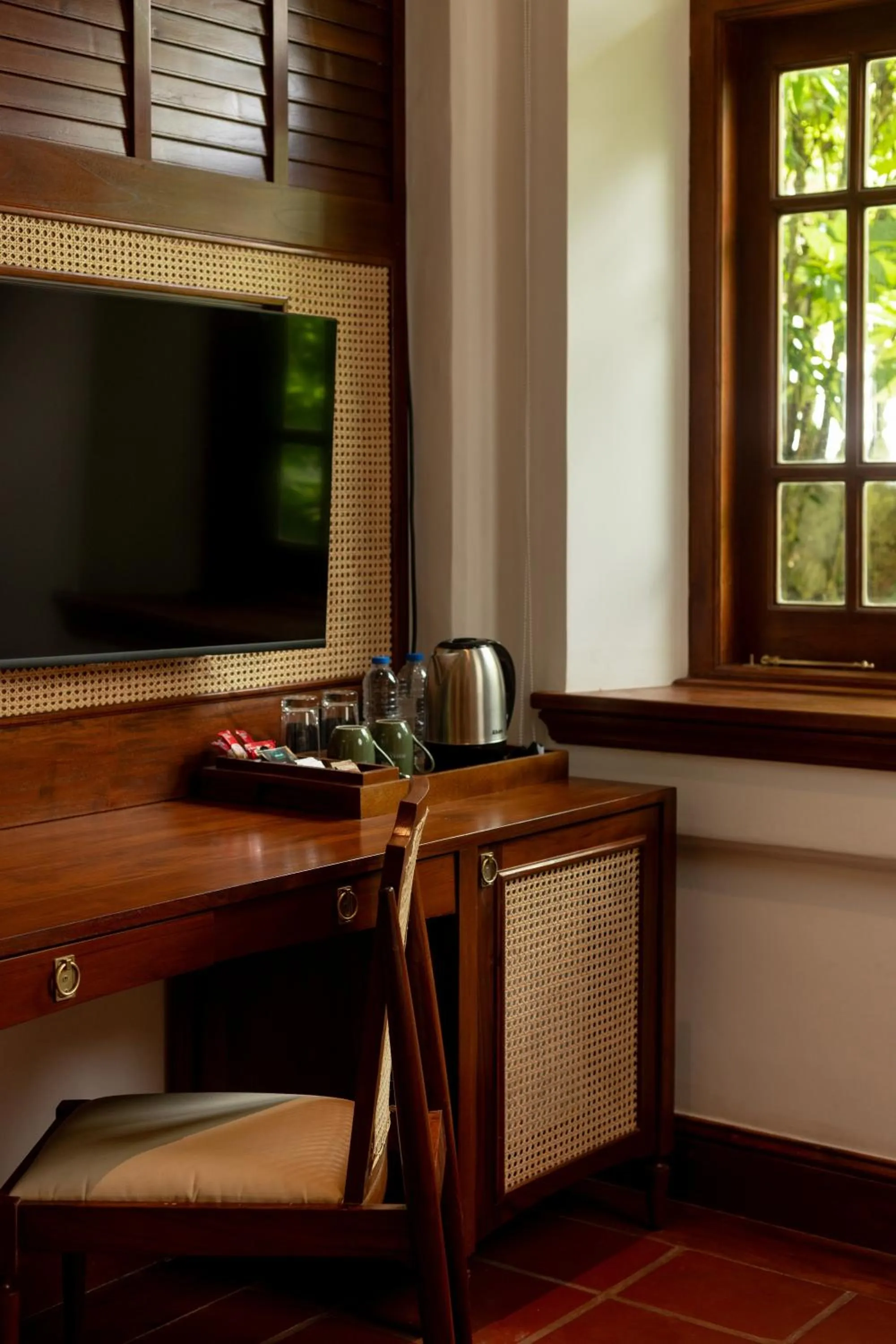 TV and multimedia in Hotel Suisse Kandy - Since 1890