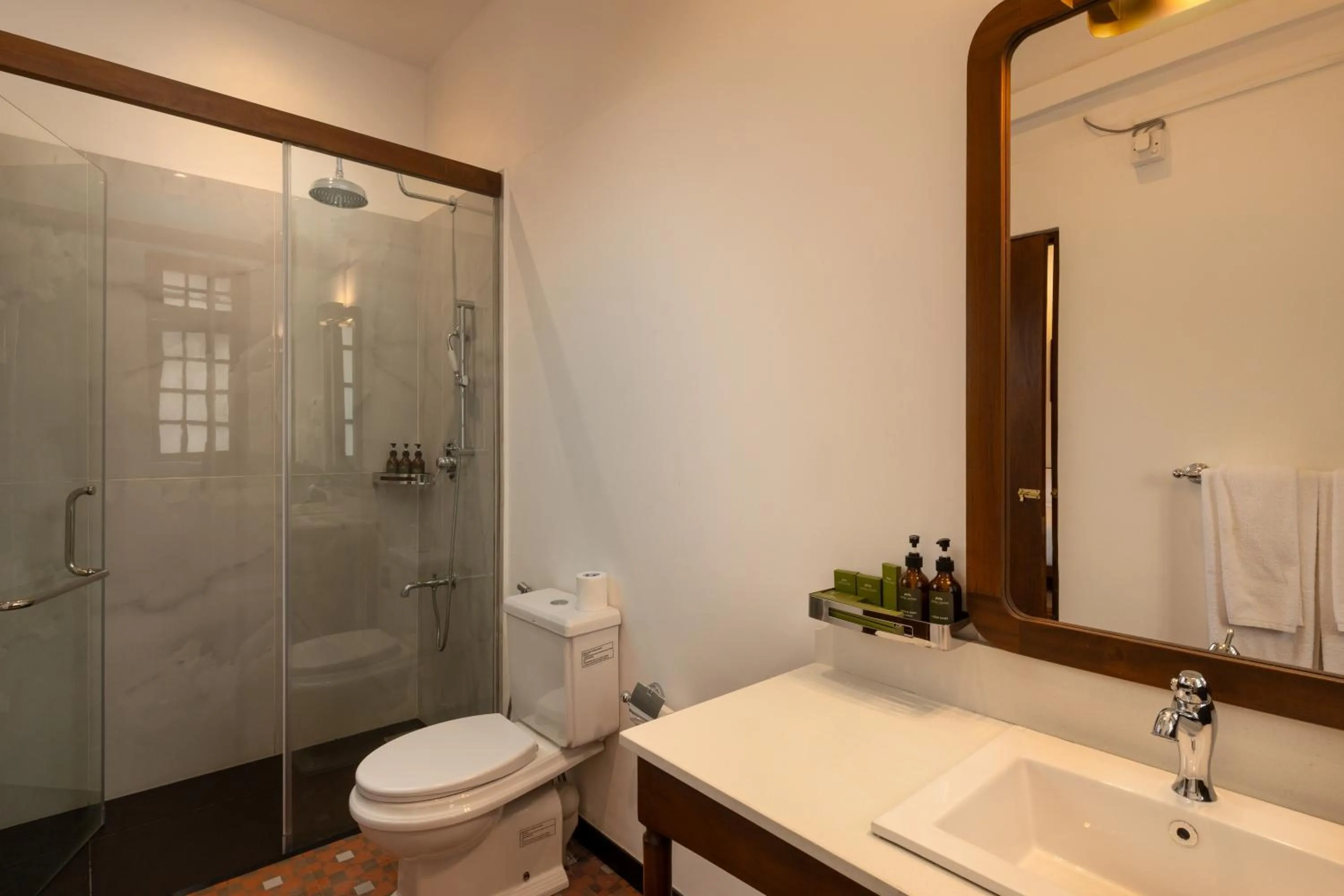 Bathroom in Hotel Suisse Kandy - Since 1890