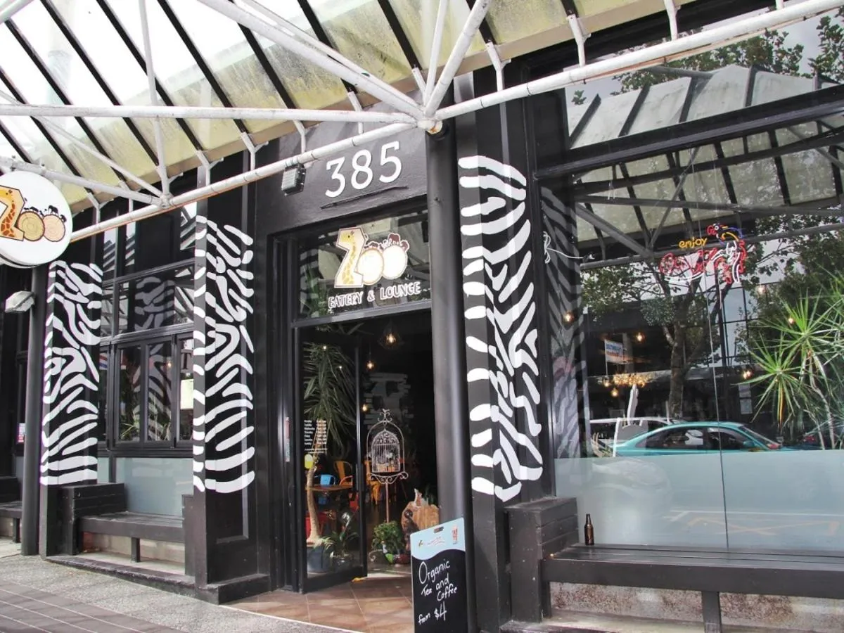 Restaurant/places to eat in Quest Henderson, Auckland Apartment Hotel