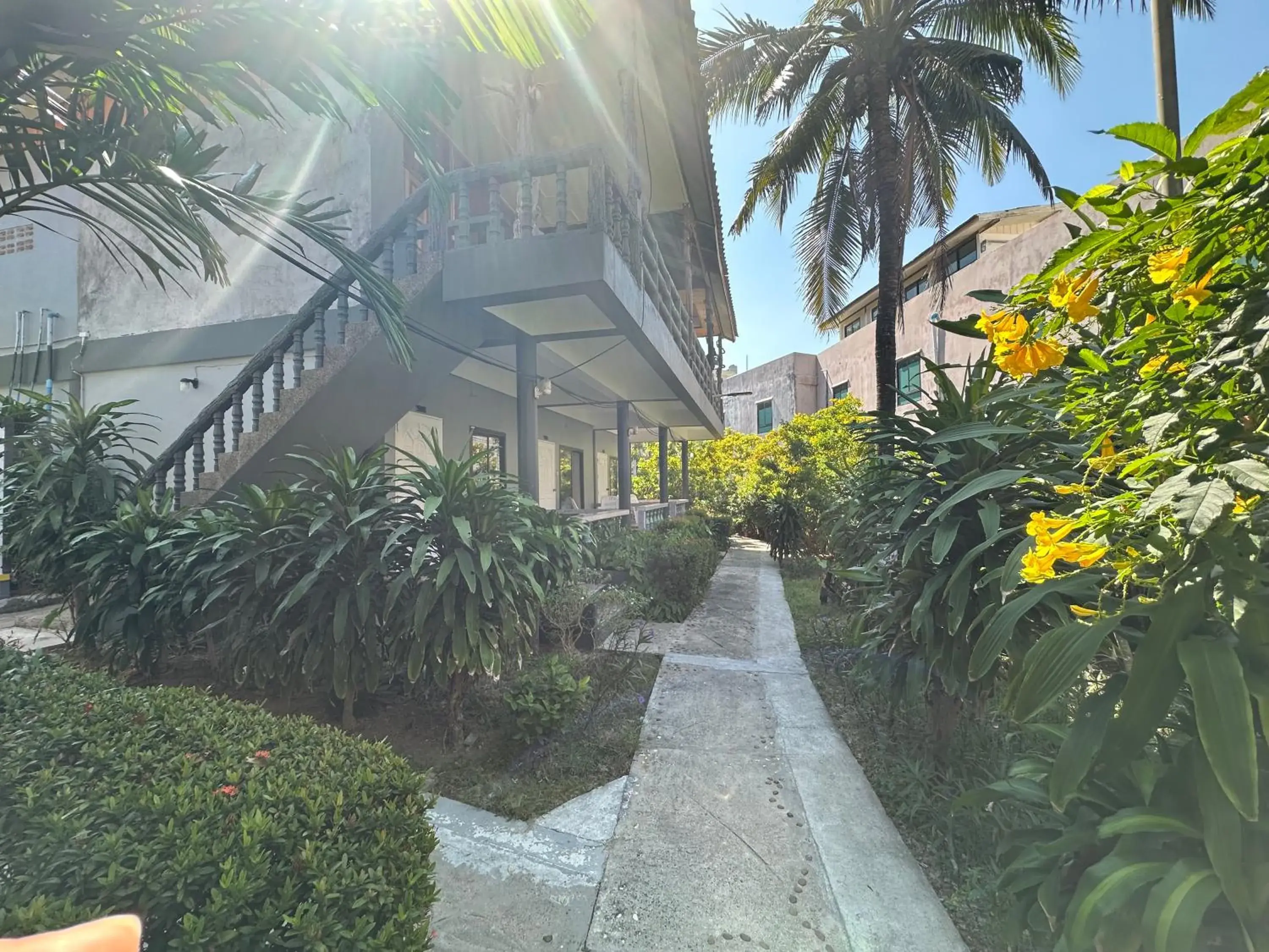 Property building in Lanta Garden Home Property building in Lanta Garden Home