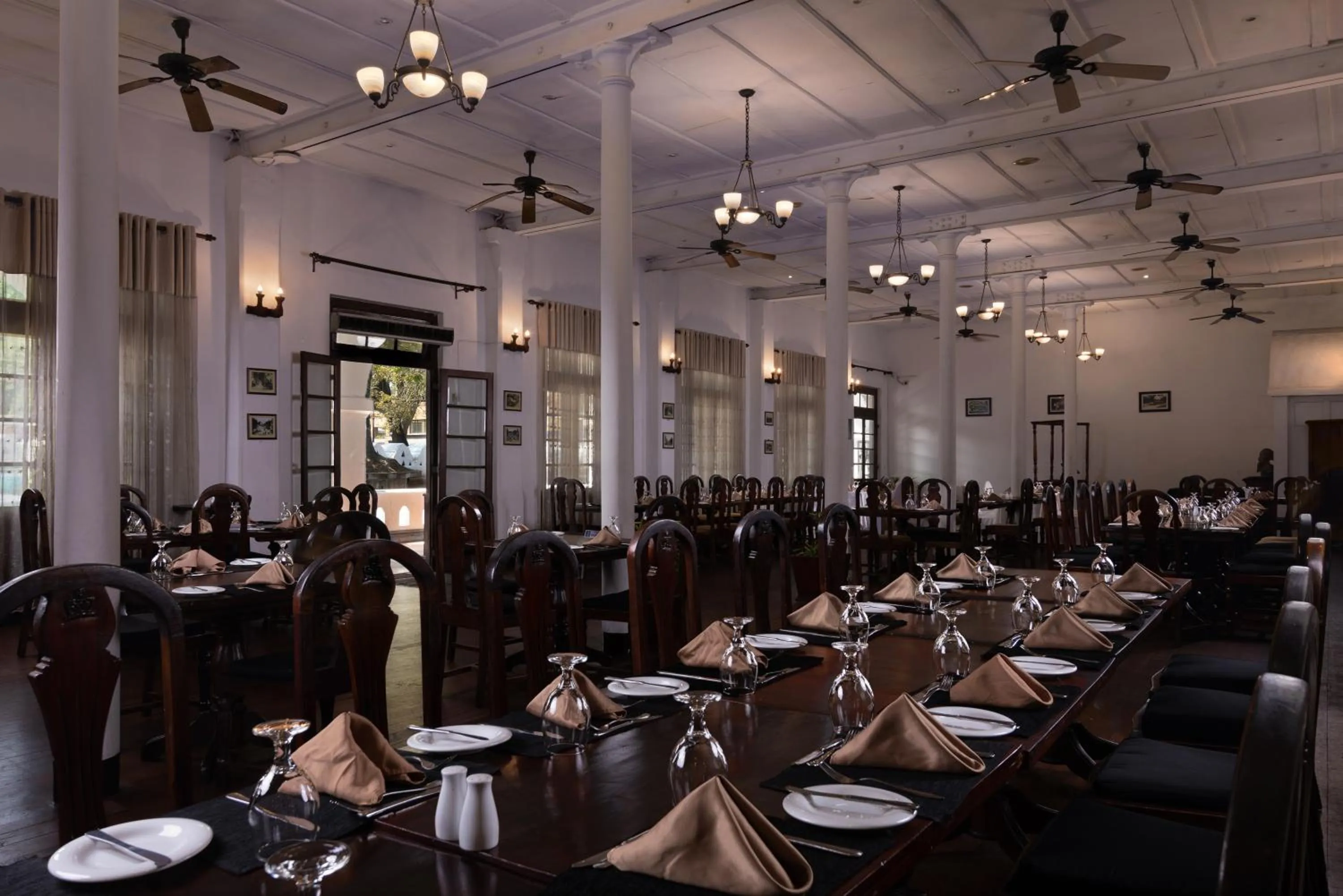 Restaurant/places to eat in Queen's Hotel Kandy - 160 Years of Heritage & Luxury