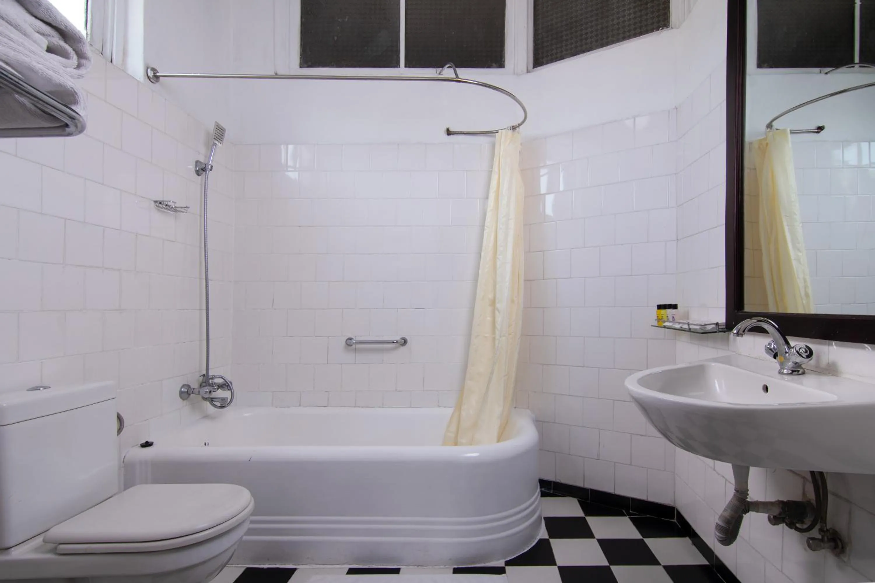 Bathroom in Queen's Hotel Kandy - 160 Years of Heritage & Luxury