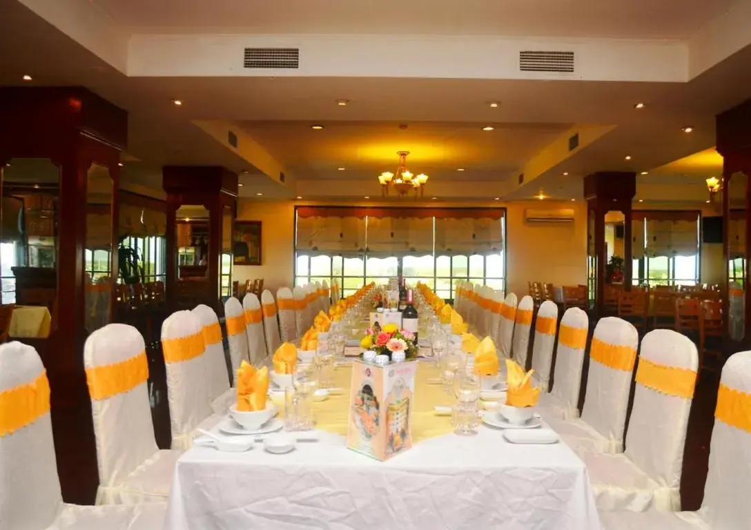 Restaurant/places to eat in Central Hotel Restaurant/places to eat in Central Hotel