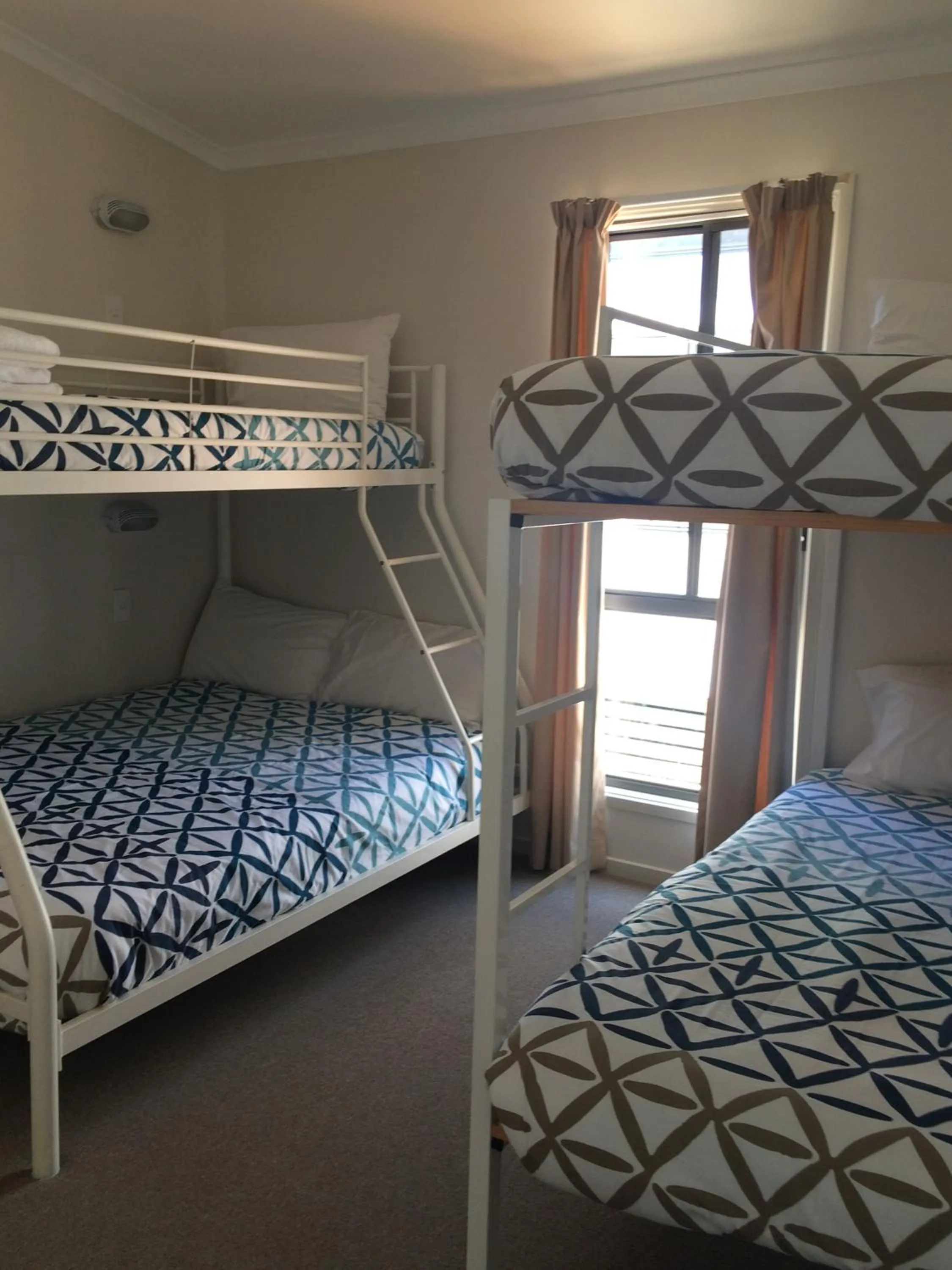 Bedroom, Bed in Lorikeet Holiday Park