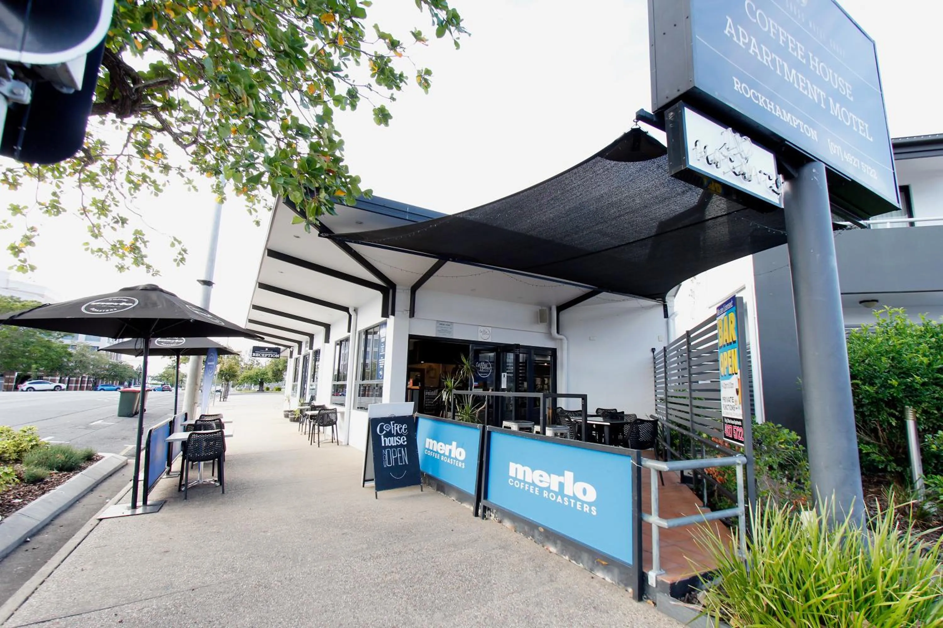 Restaurant/places to eat in Coffee House Apartment Motel