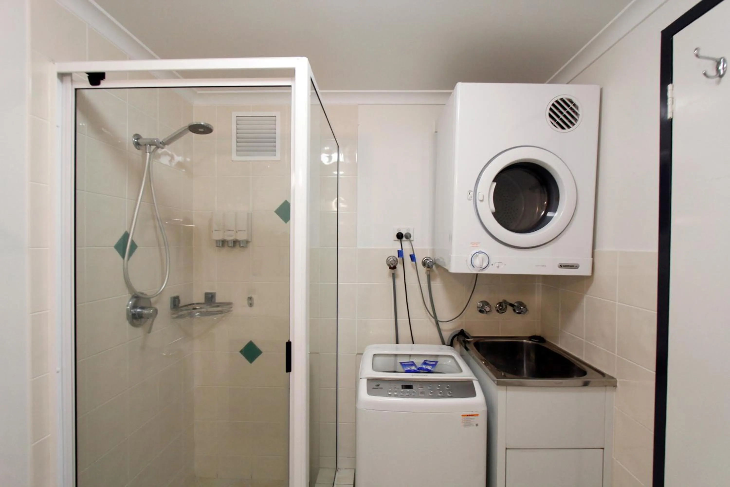 Bathroom in Coffee House Apartment Motel