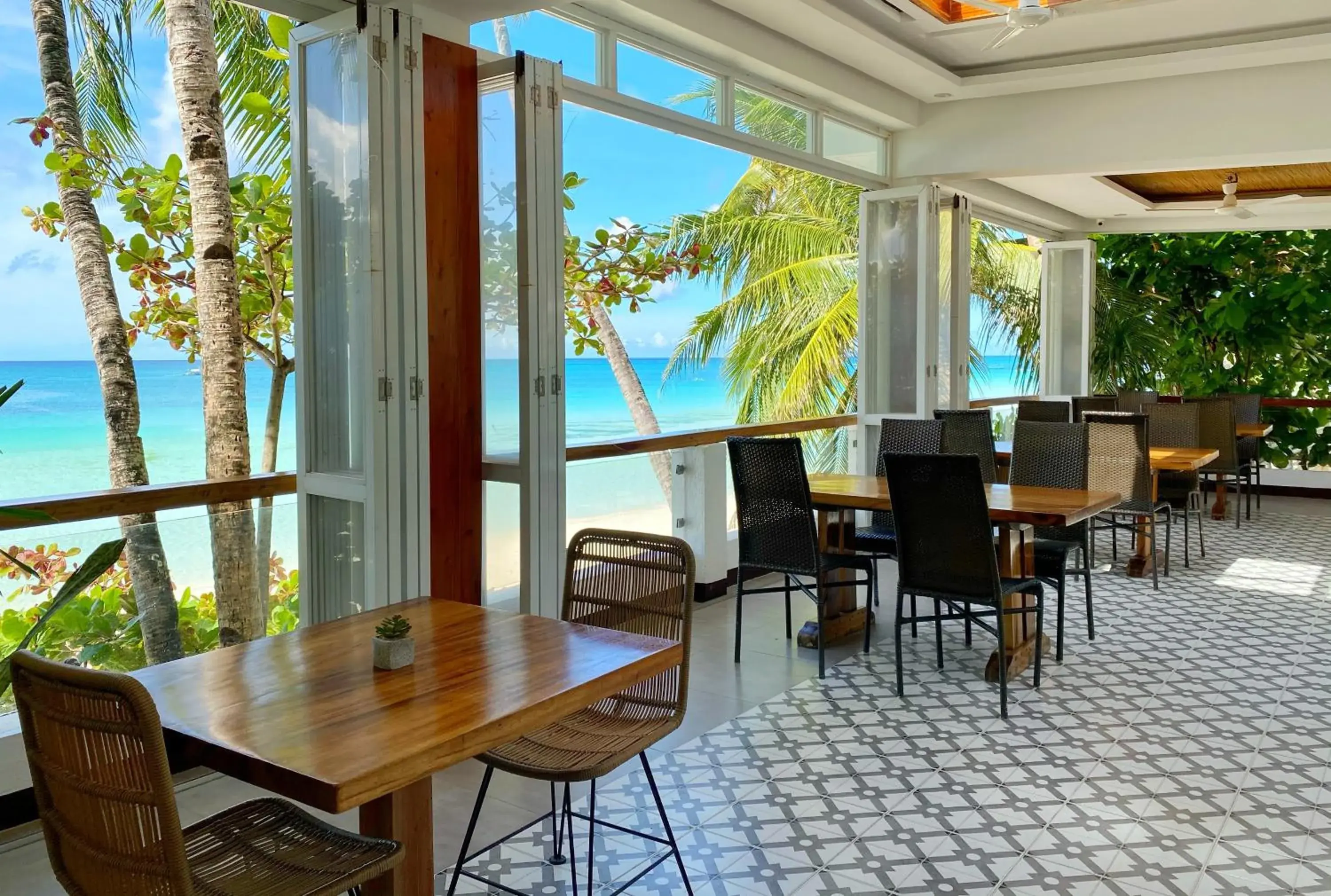 Restaurant/places to eat in Jony's Beach Resort Restaurant/places to eat in Jony's Beach Resort