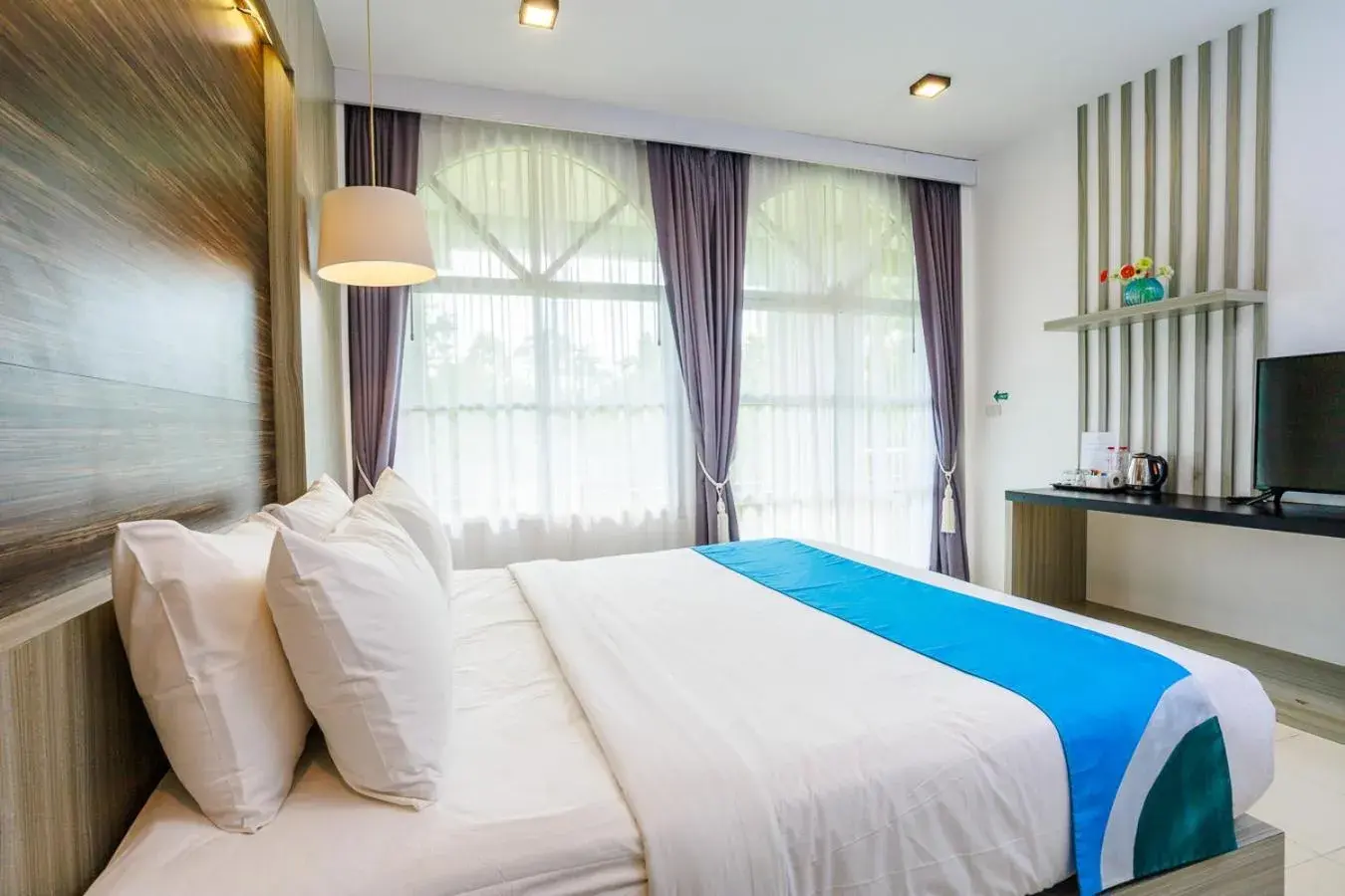 Property building, Bed in Ao Nang Baan Suan Resort Property building, Bed in Ao Nang Baan Suan Resort
