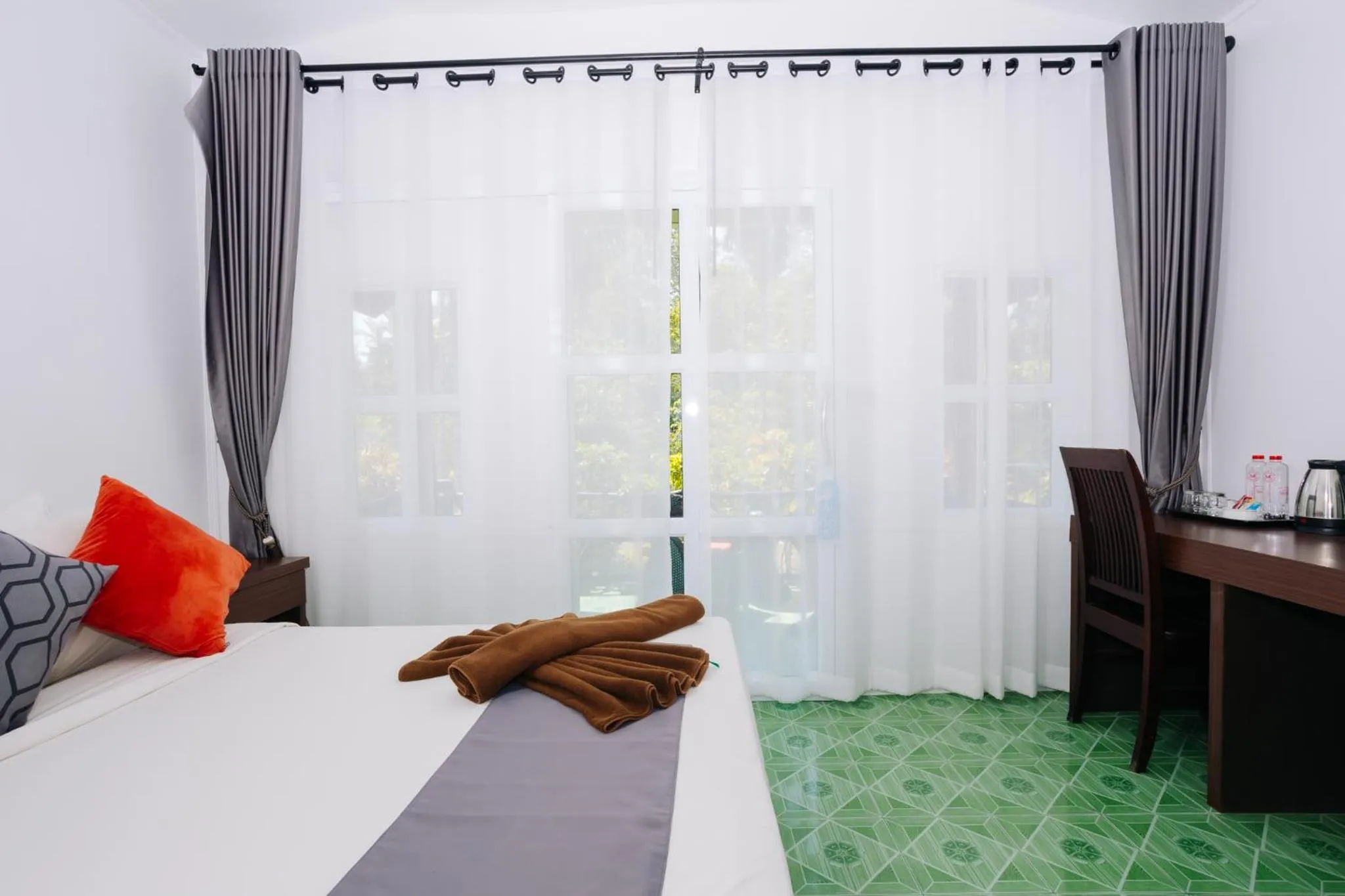 Property building, Bed in Ao Nang Baan Suan Resort