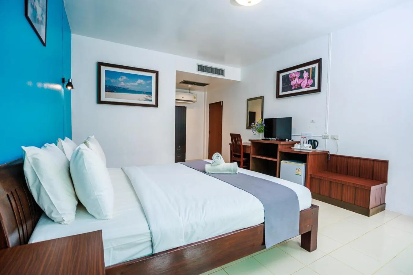Property building, Bed in Ao Nang Baan Suan Resort