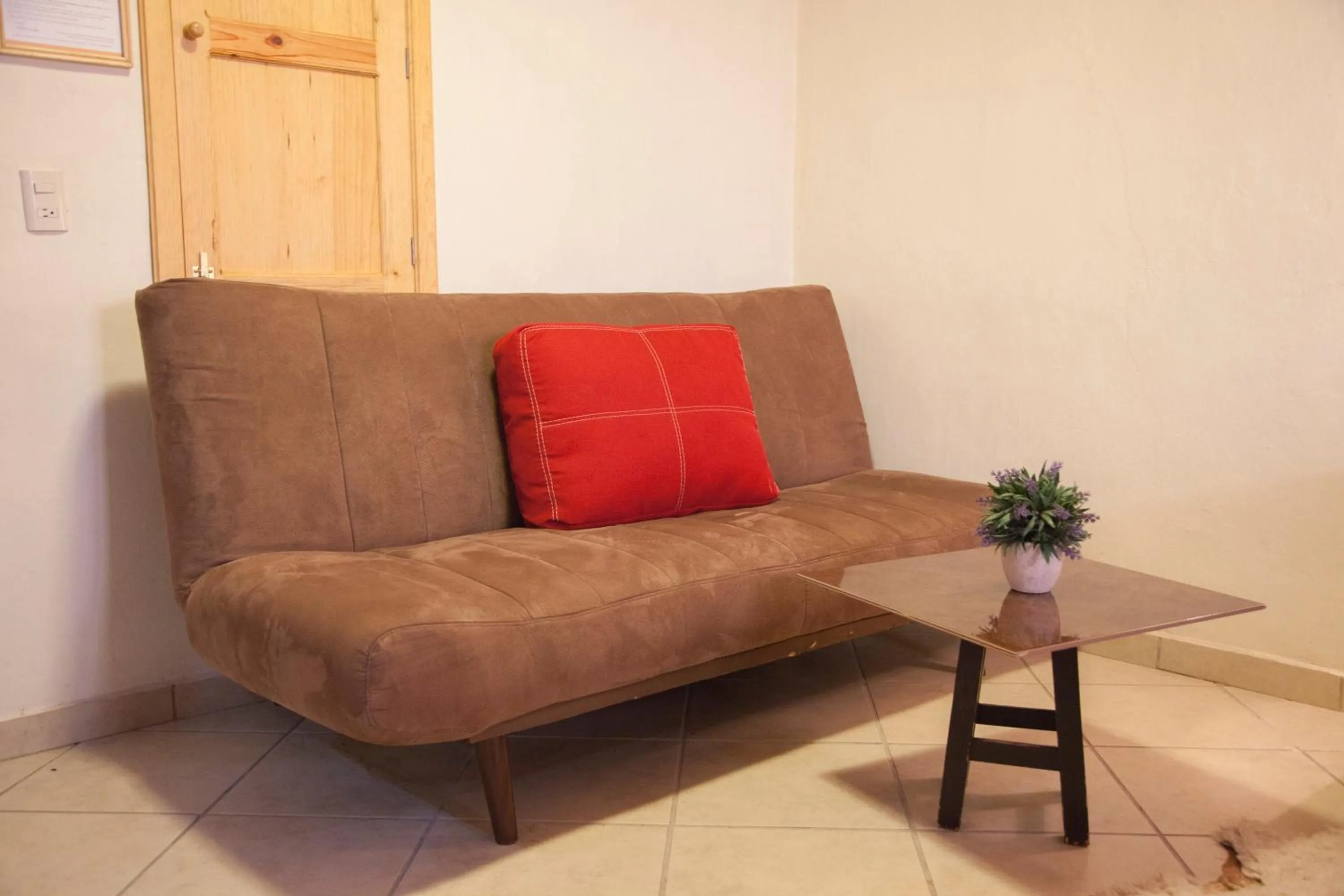 Photo of the whole room in Hotel Adobe y Teja