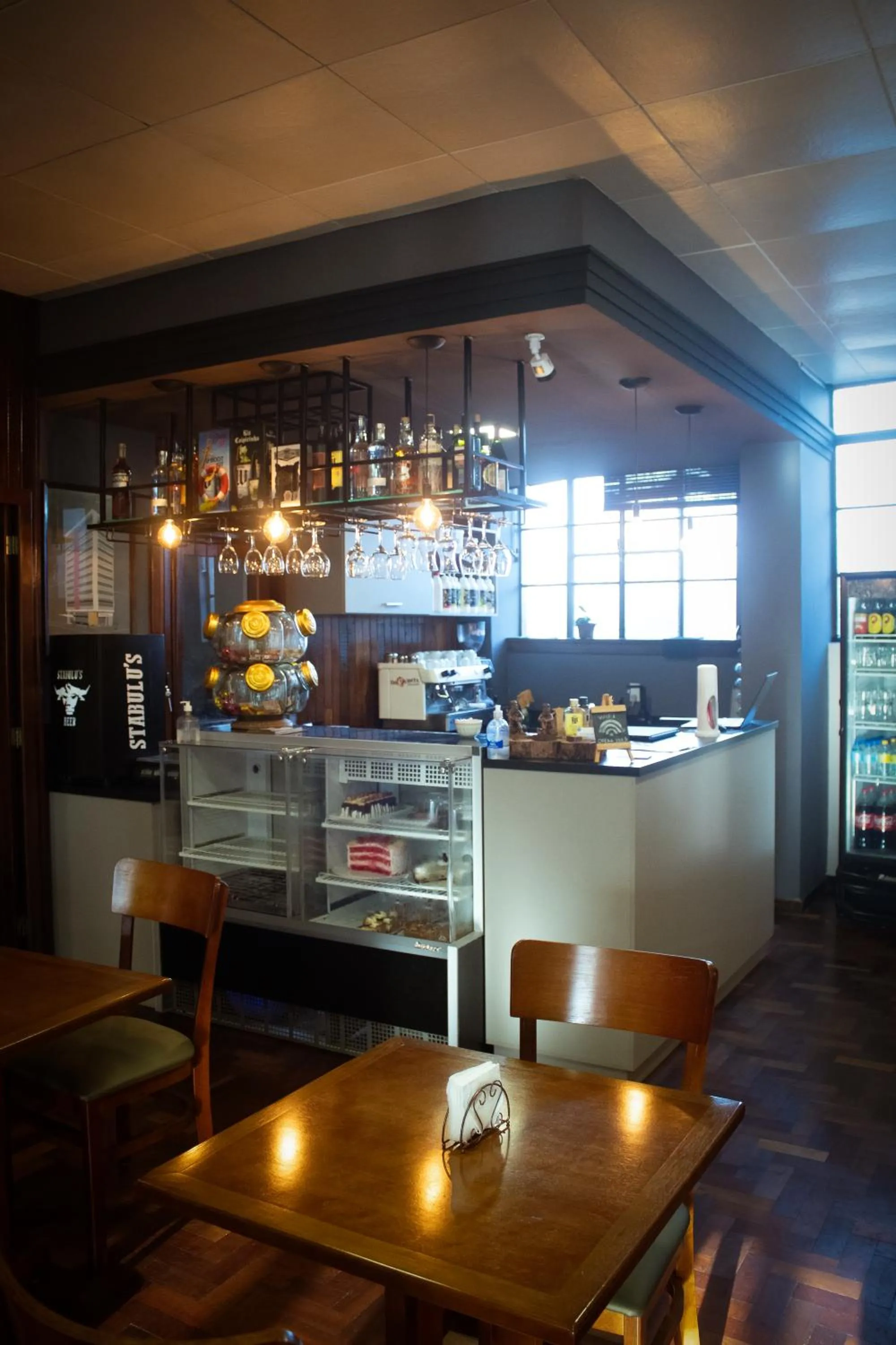Restaurant/places to eat in Opera Hotel