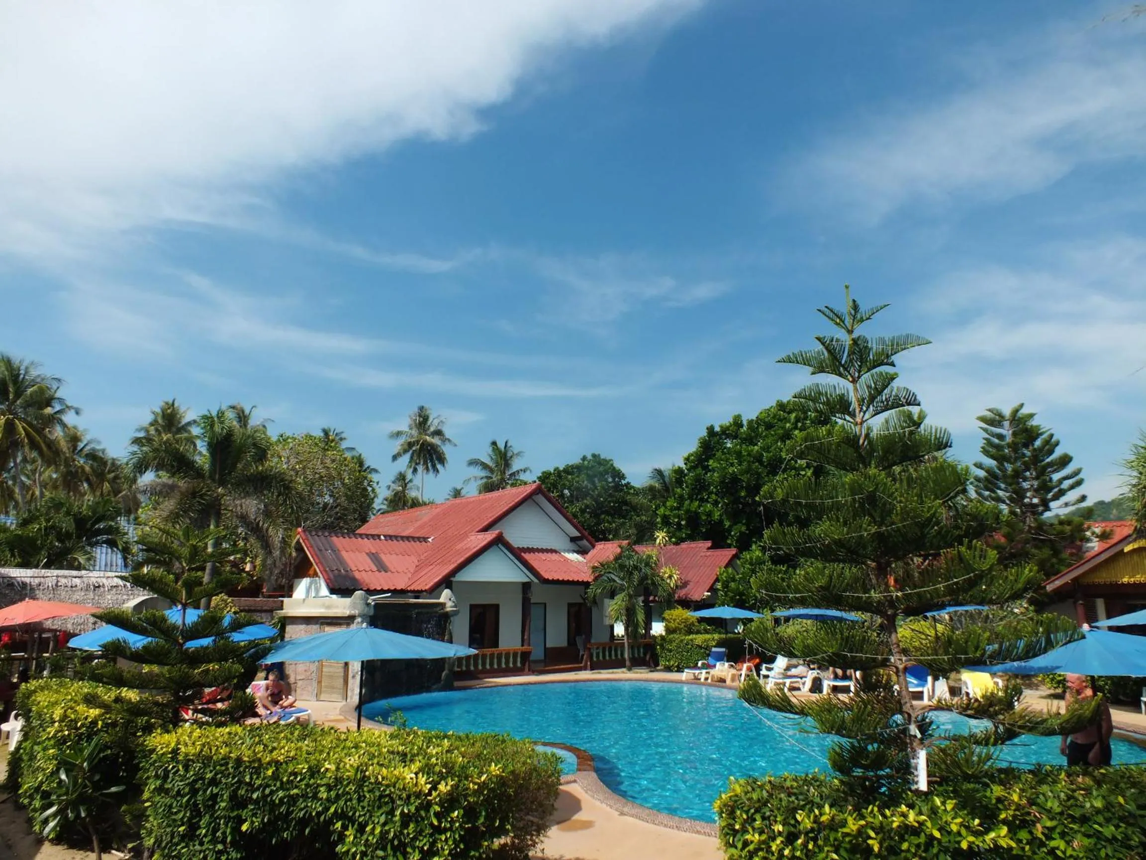 Swimming pool in Blue Andaman Lanta Resort