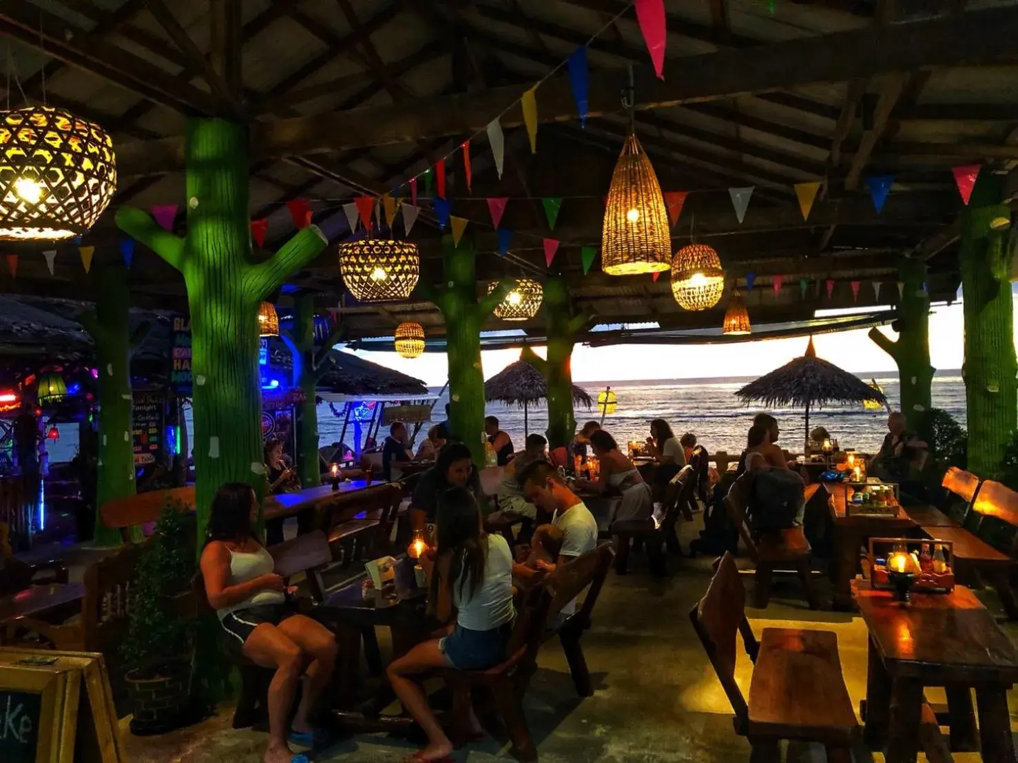 Restaurant/places to eat in Blue Andaman Lanta Resort Restaurant/places to eat in Blue Andaman Lanta Resort