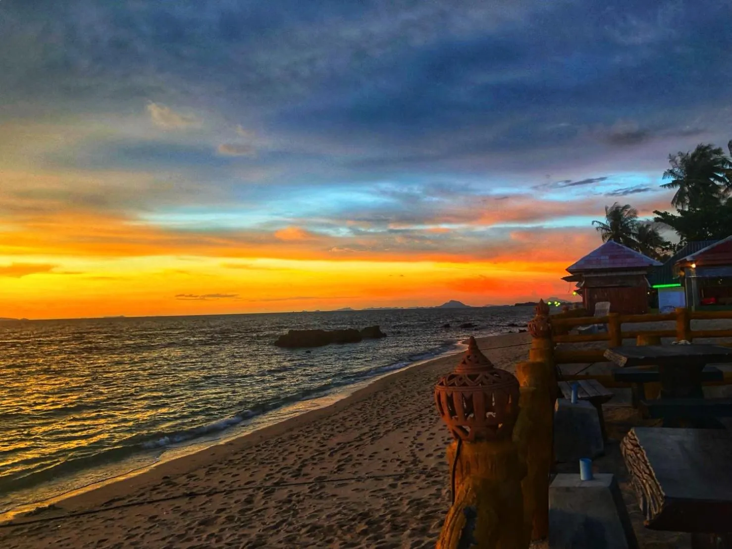 Beach in Blue Andaman Lanta Resort
