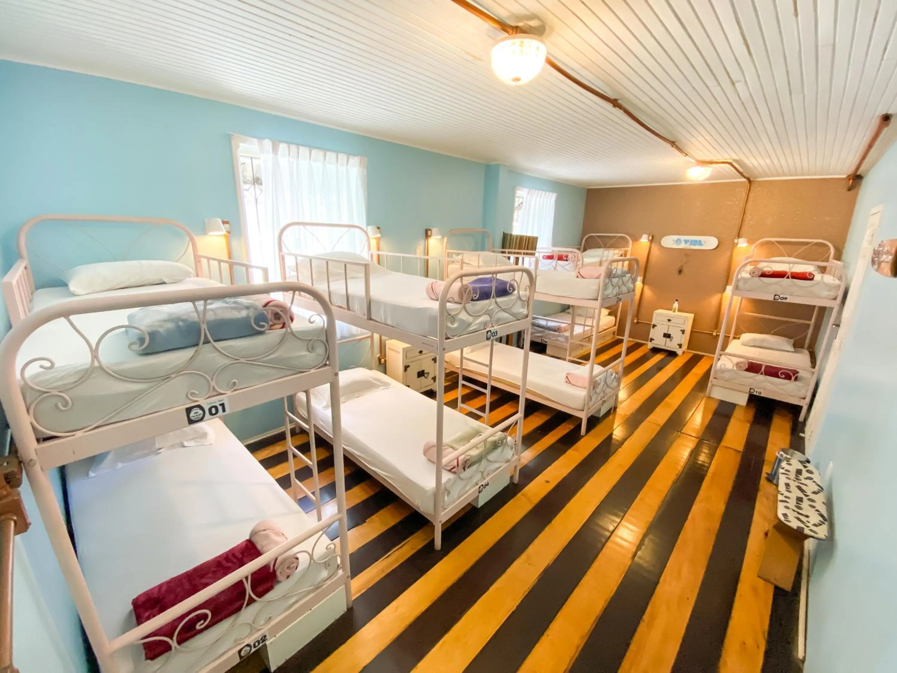 Bed in 10-Bed Mixed Dormitory Room in ÔVibe Party Hostel