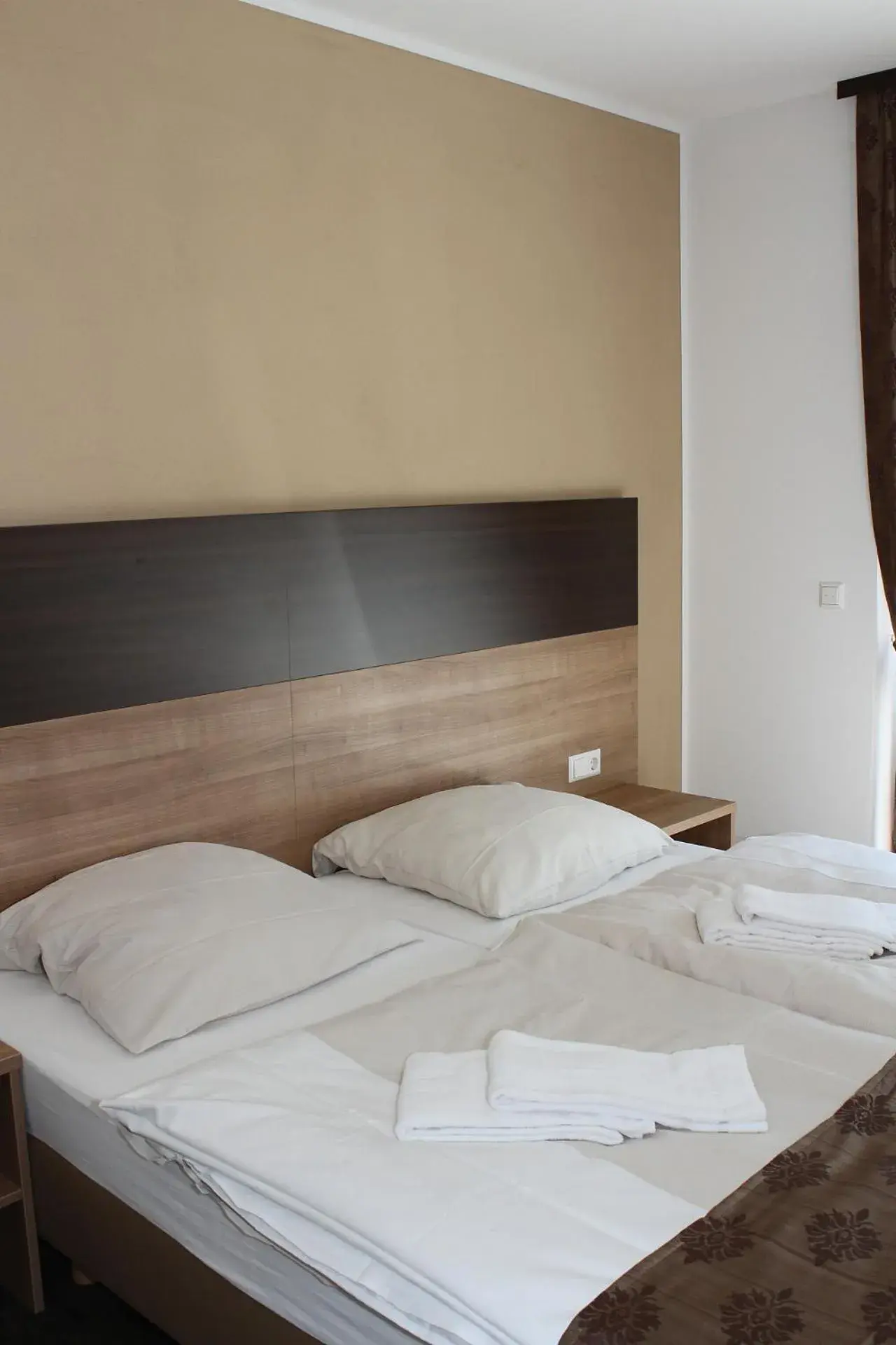 Double or Twin Room with Shared Bathroom in Hotel Pizzeria Da Beni Double or Twin Room with Shared Bathroom in Hotel Pizzeria Da Beni