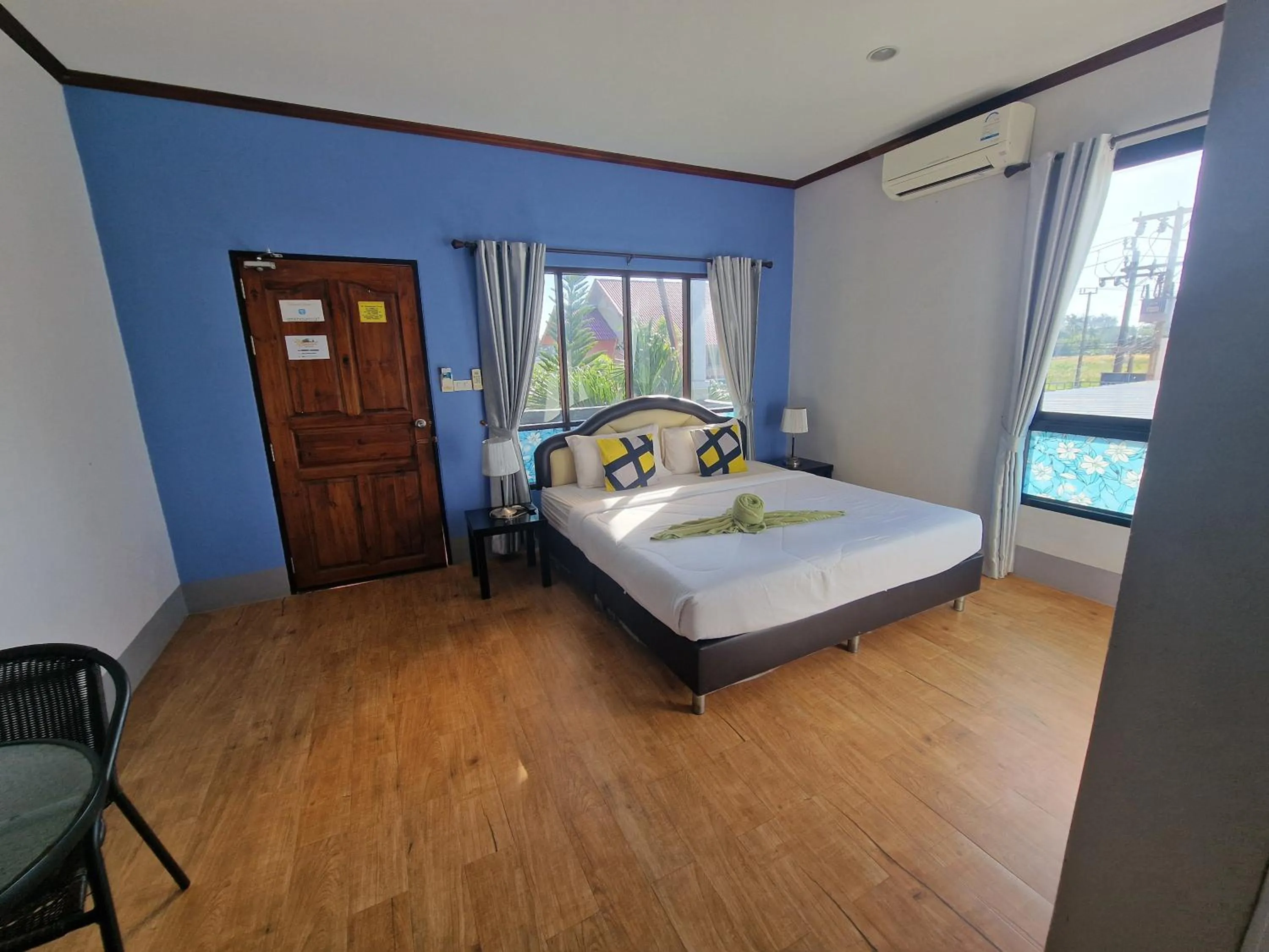 Photo of the whole room, Bed in Rim Khao Resort