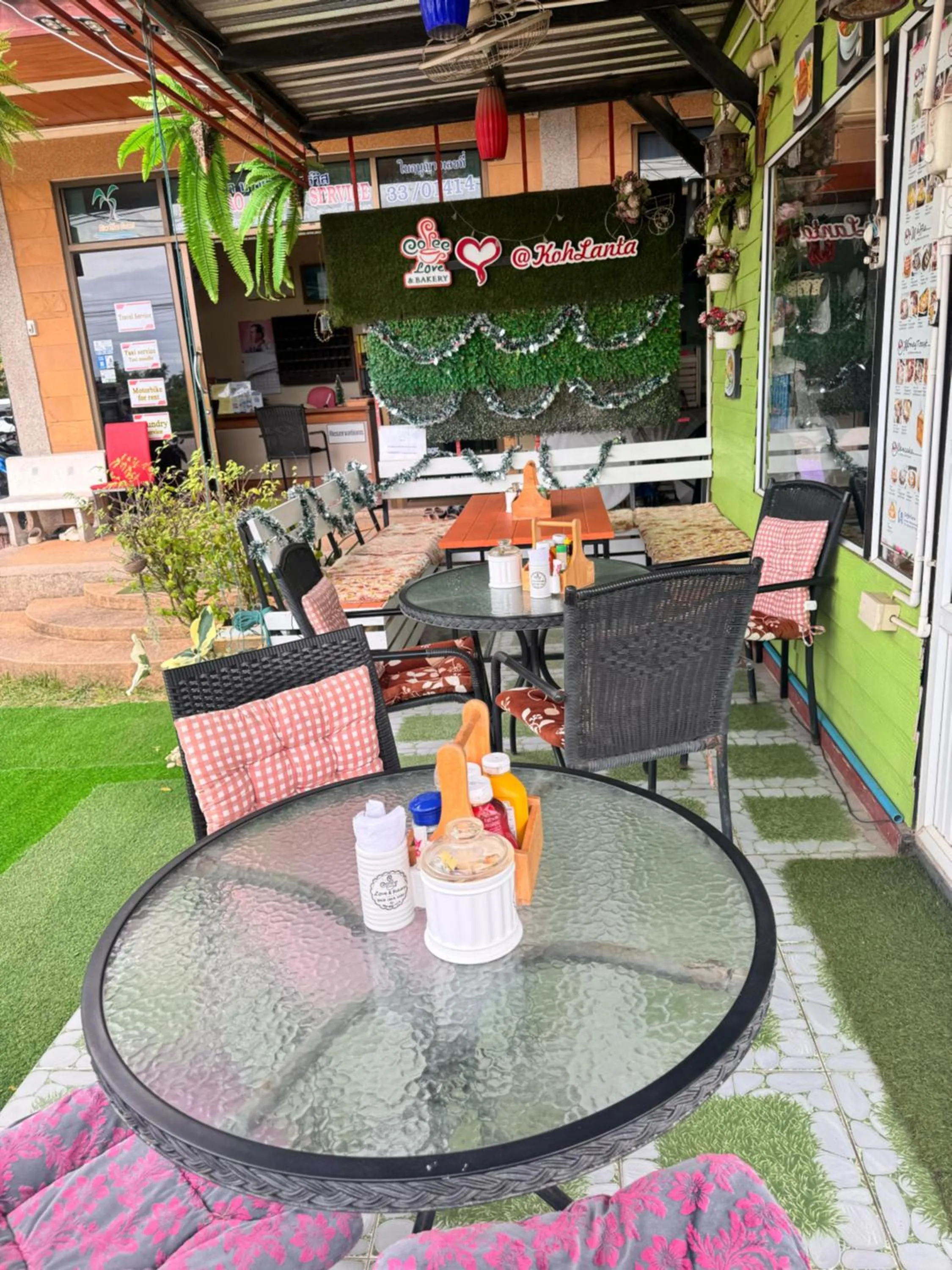 Food and drinks in Rim Khao Resort