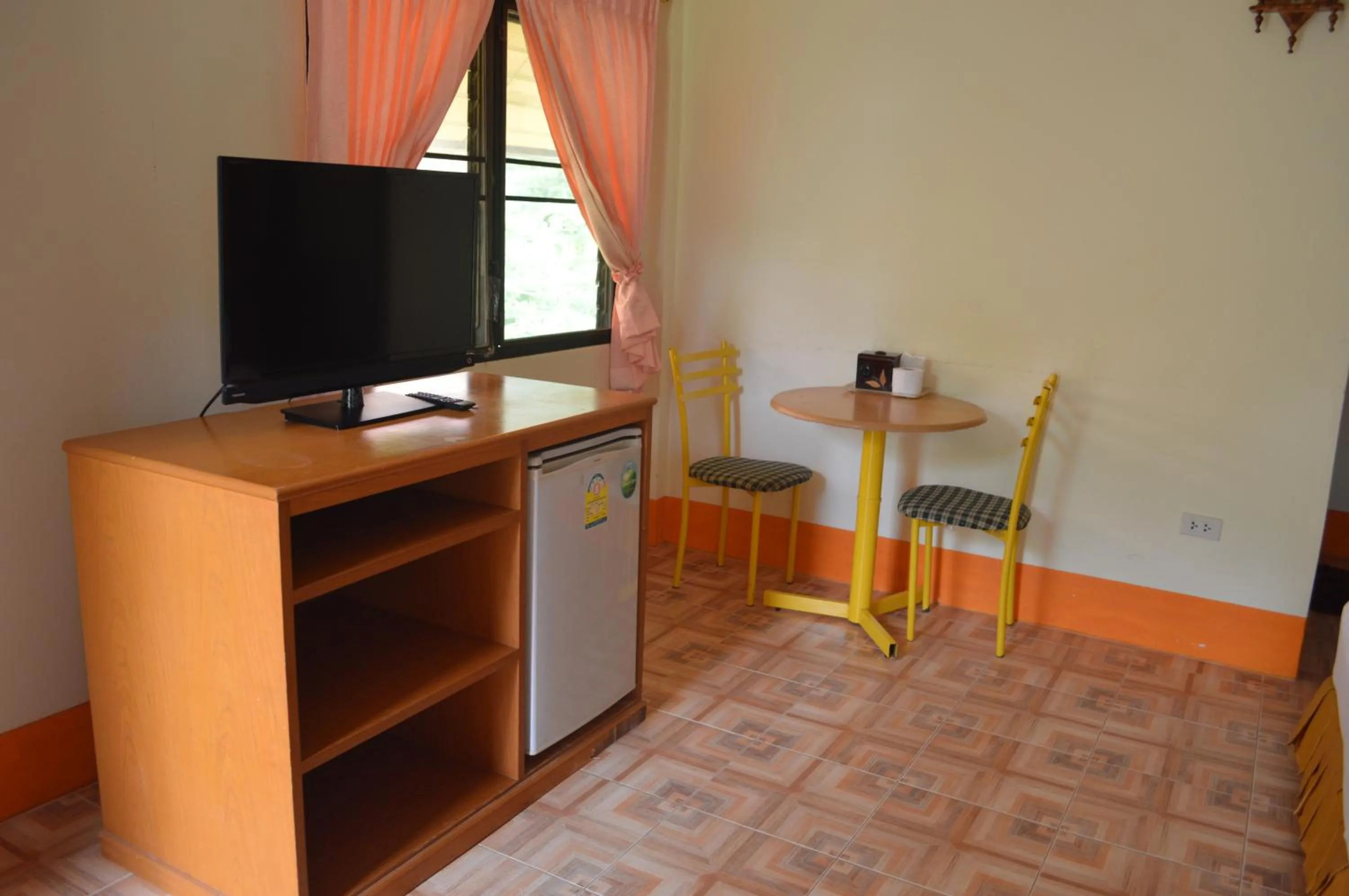 Communal lounge/ TV room in Rim Khao Resort