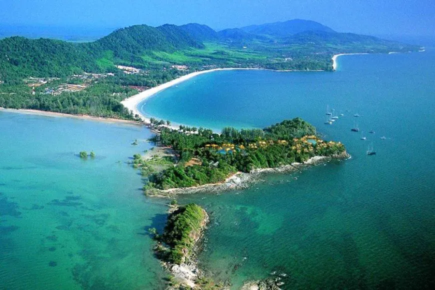 Beach in Rim Khao Resort