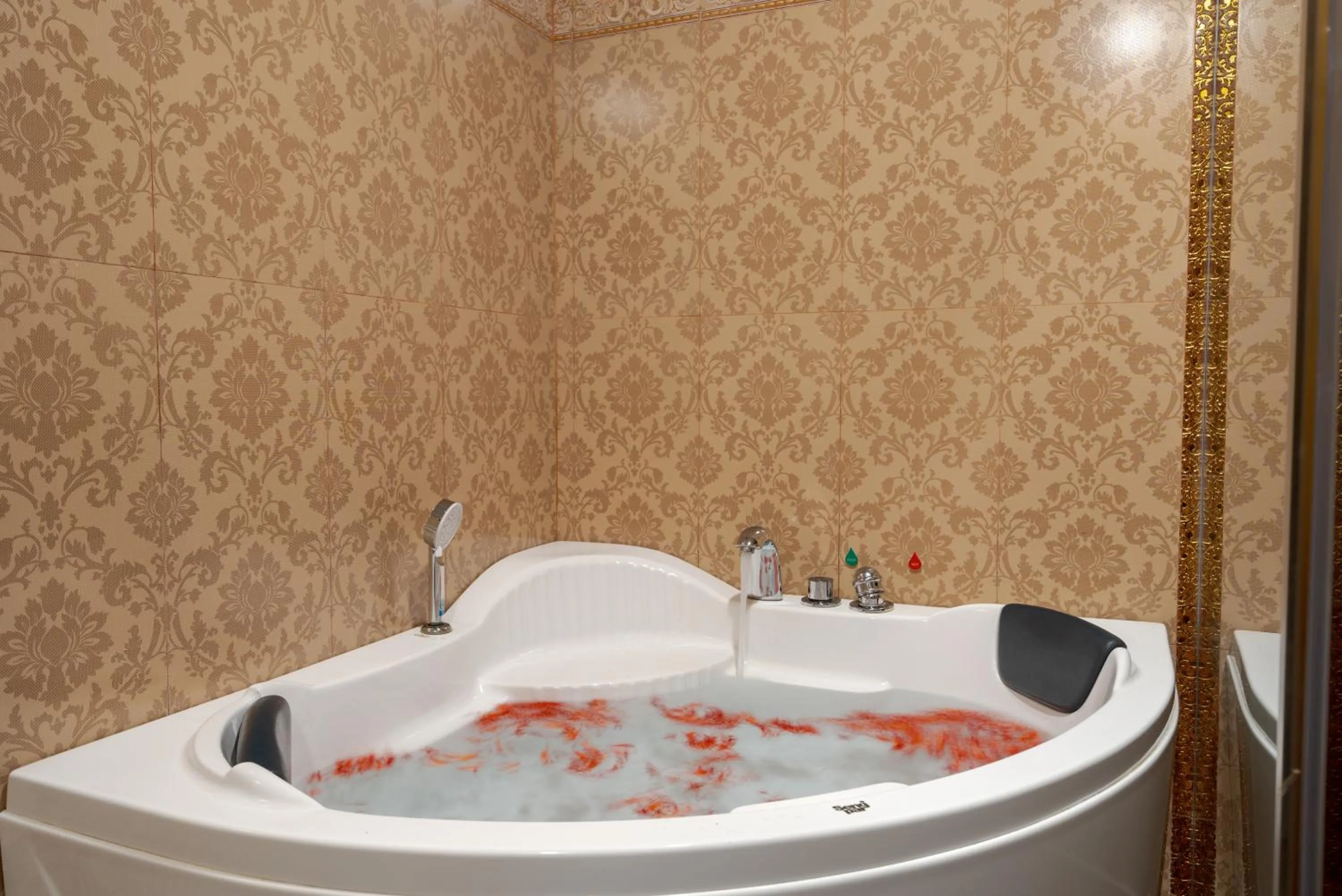 Bathroom in Memoire Siem Reap Hotel