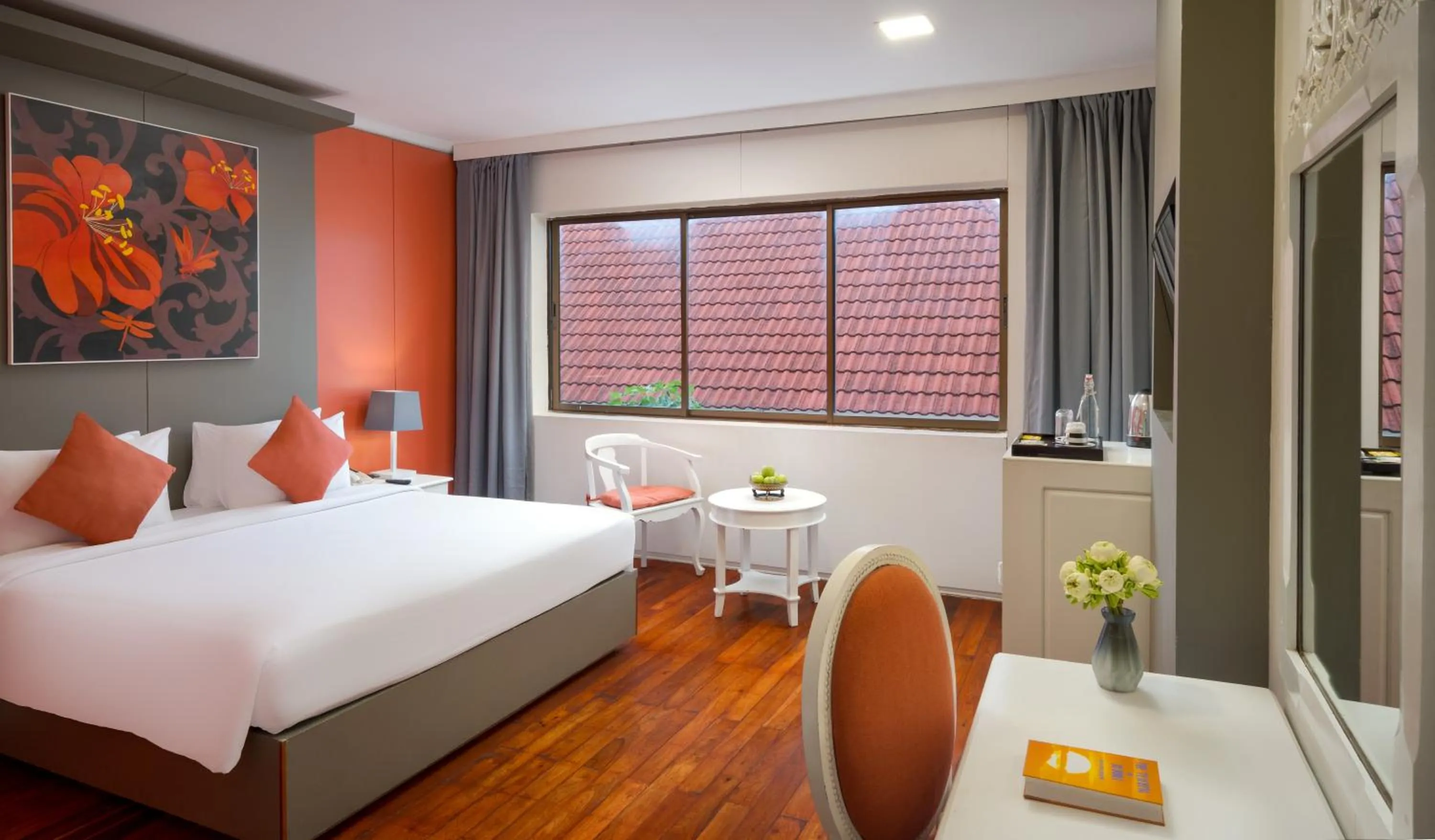 Photo of the whole room, Bed in Memoire Siem Reap Hotel