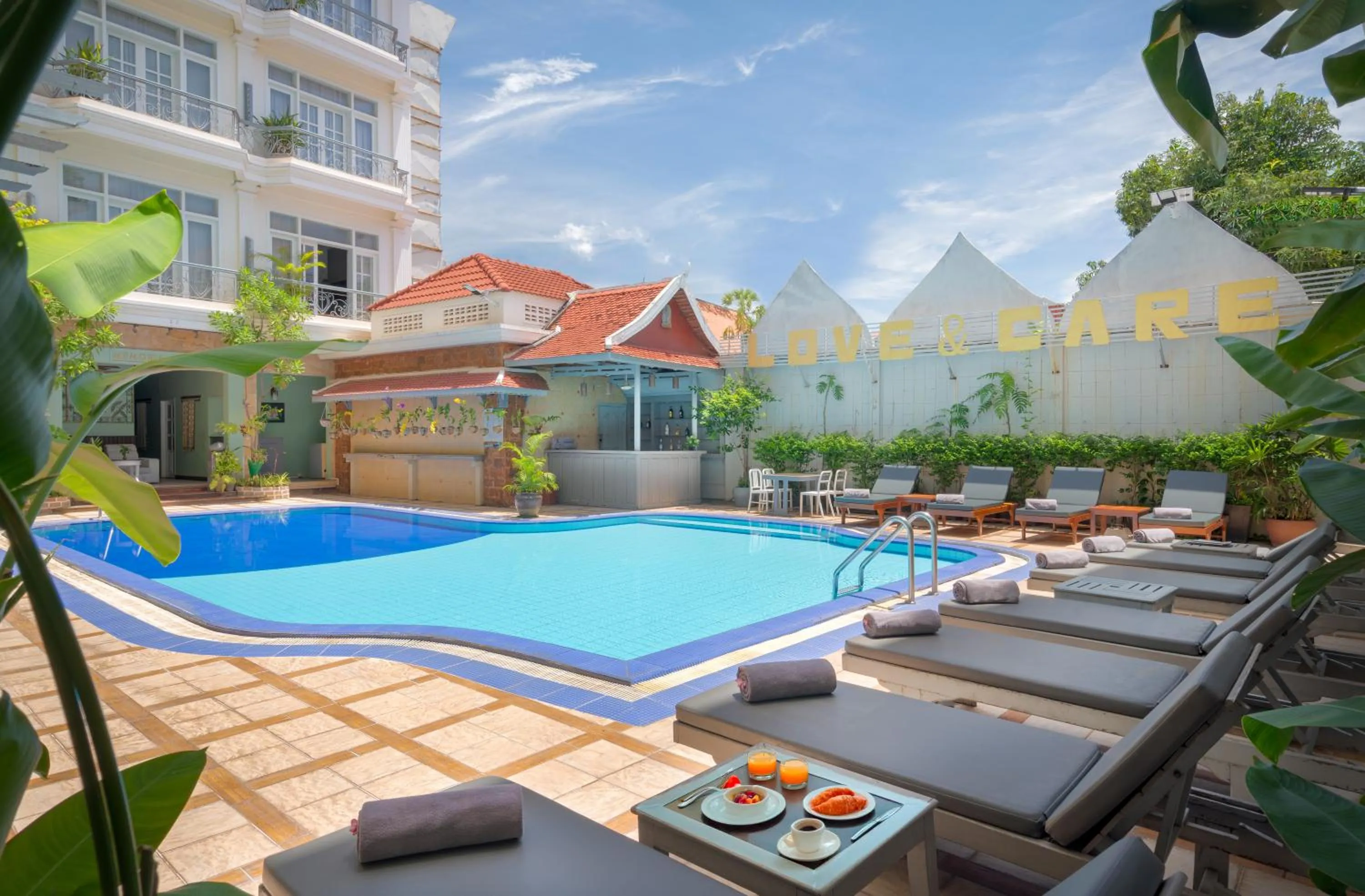 Swimming pool in Memoire Siem Reap Hotel