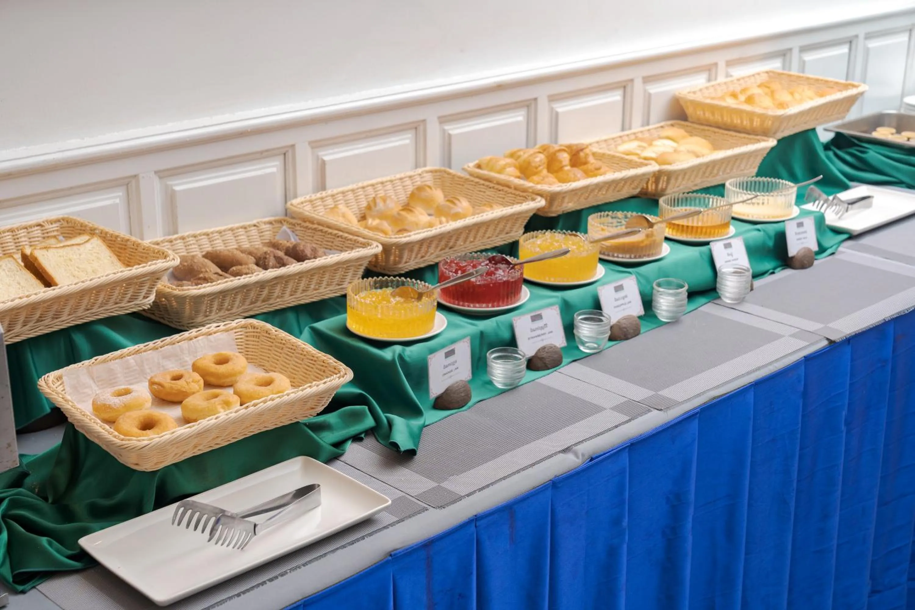 Buffet breakfast in Memoire Siem Reap Hotel