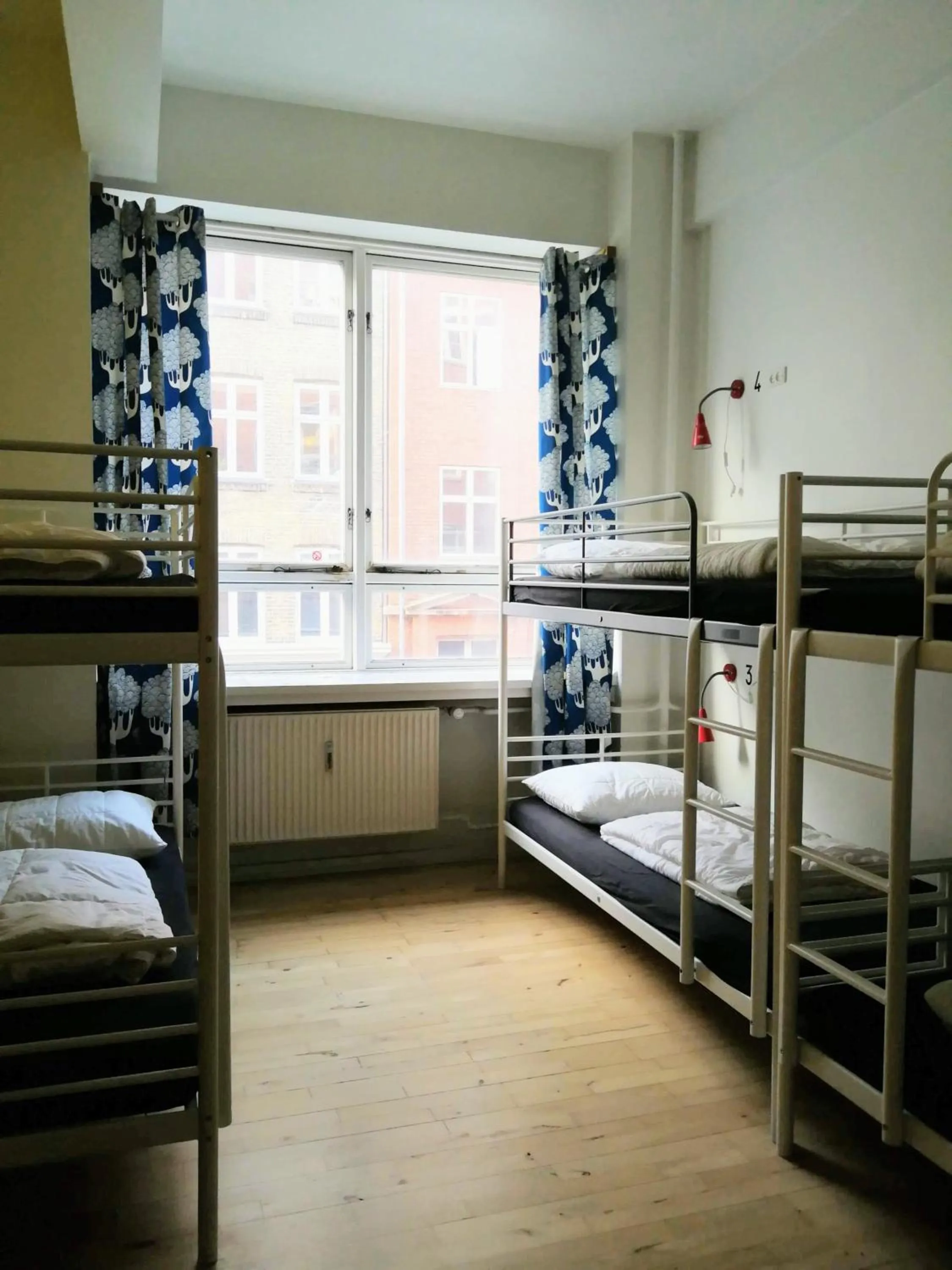 bunk bed, Bed in Sleep in Heaven