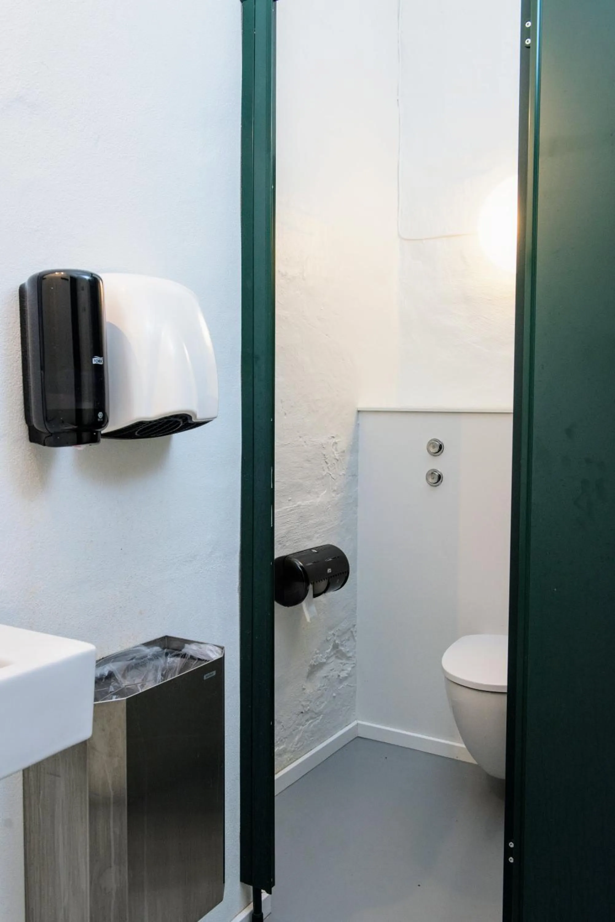 Bathroom in Sleep in Heaven