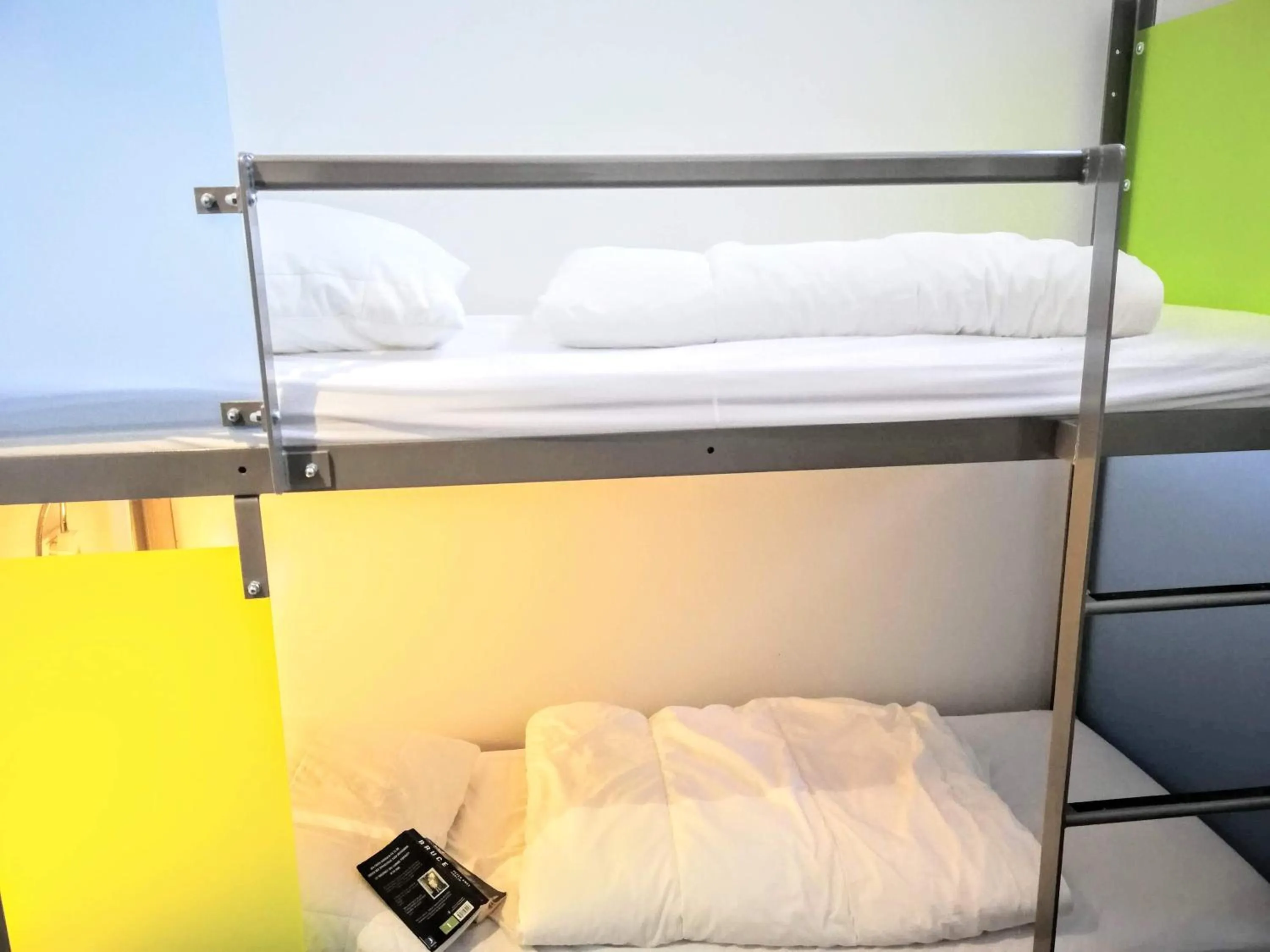 bunk bed, Bed in Sleep in Heaven