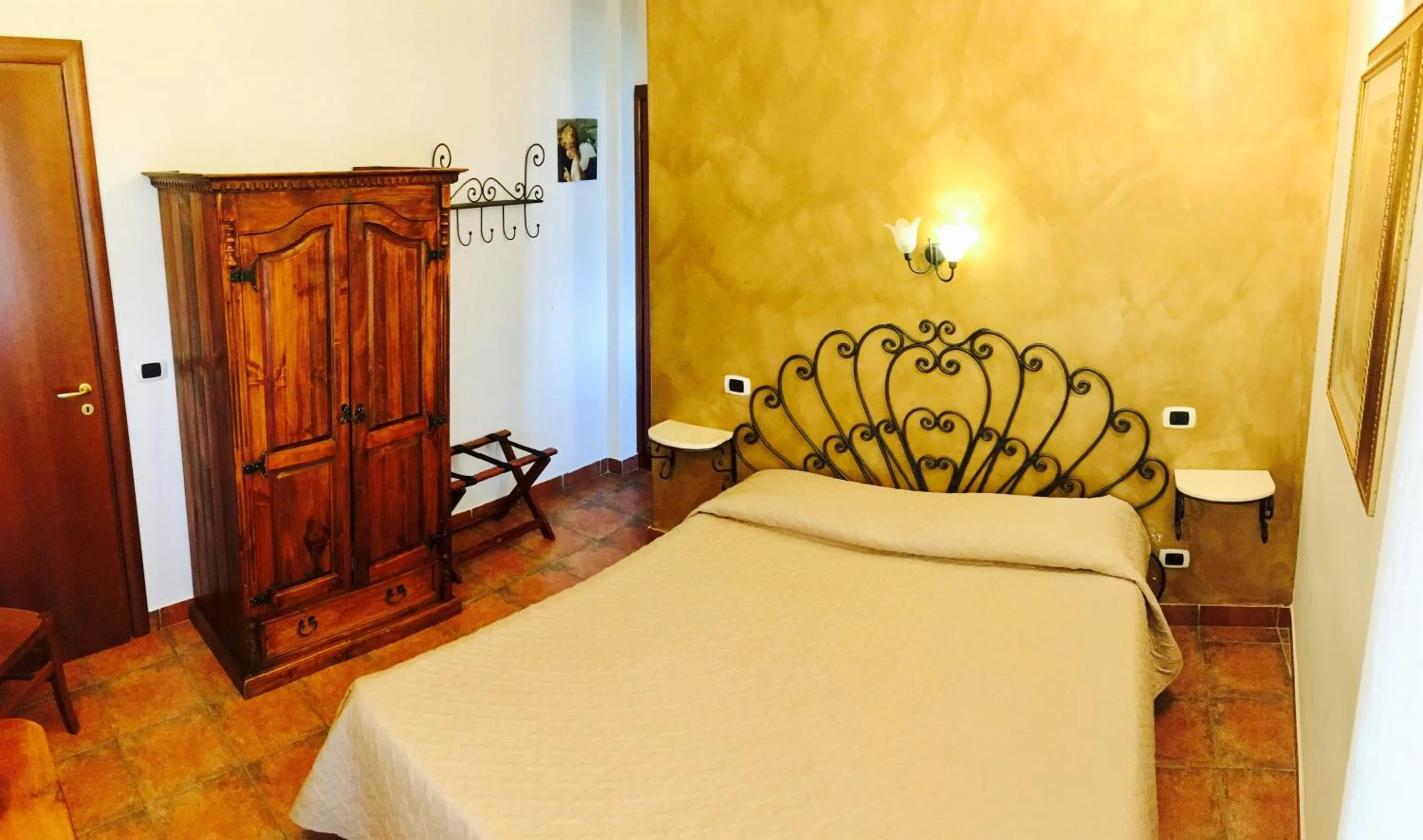 Photo of the whole room, Bed in Locanda dell'Arcangelo