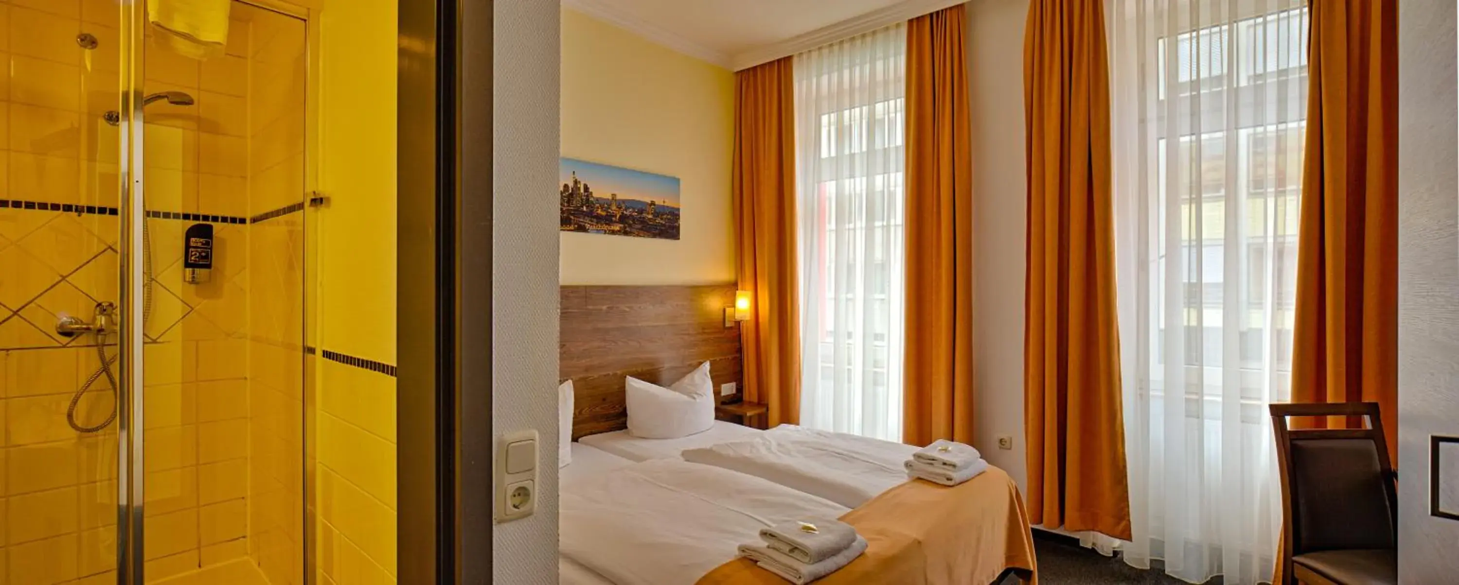 Bed in Hotel Little Paris