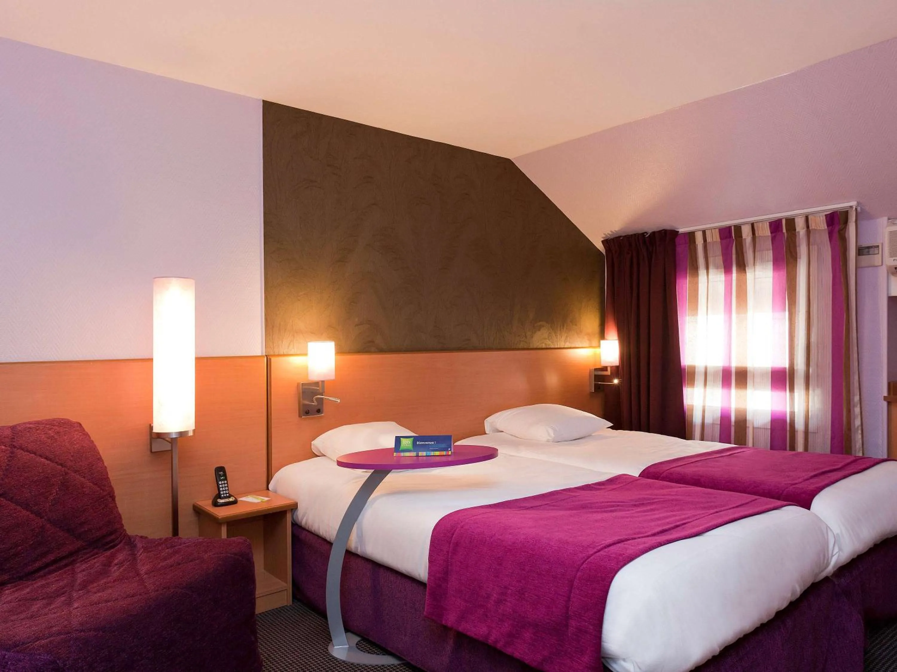 Photo of the whole room, Bed in ibis Styles Bourg-en-Bresse Centre