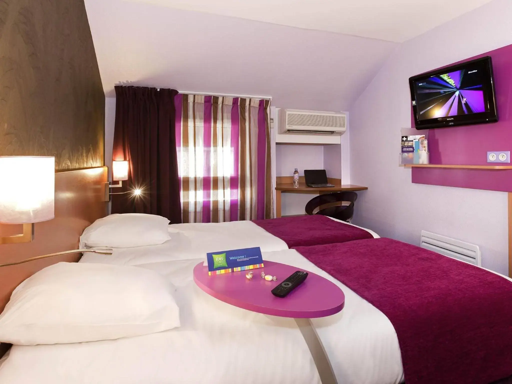 Bedroom, Bed in ibis Styles Bourg-en-Bresse Centre Bedroom, Bed in ibis Styles Bourg-en-Bresse Centre