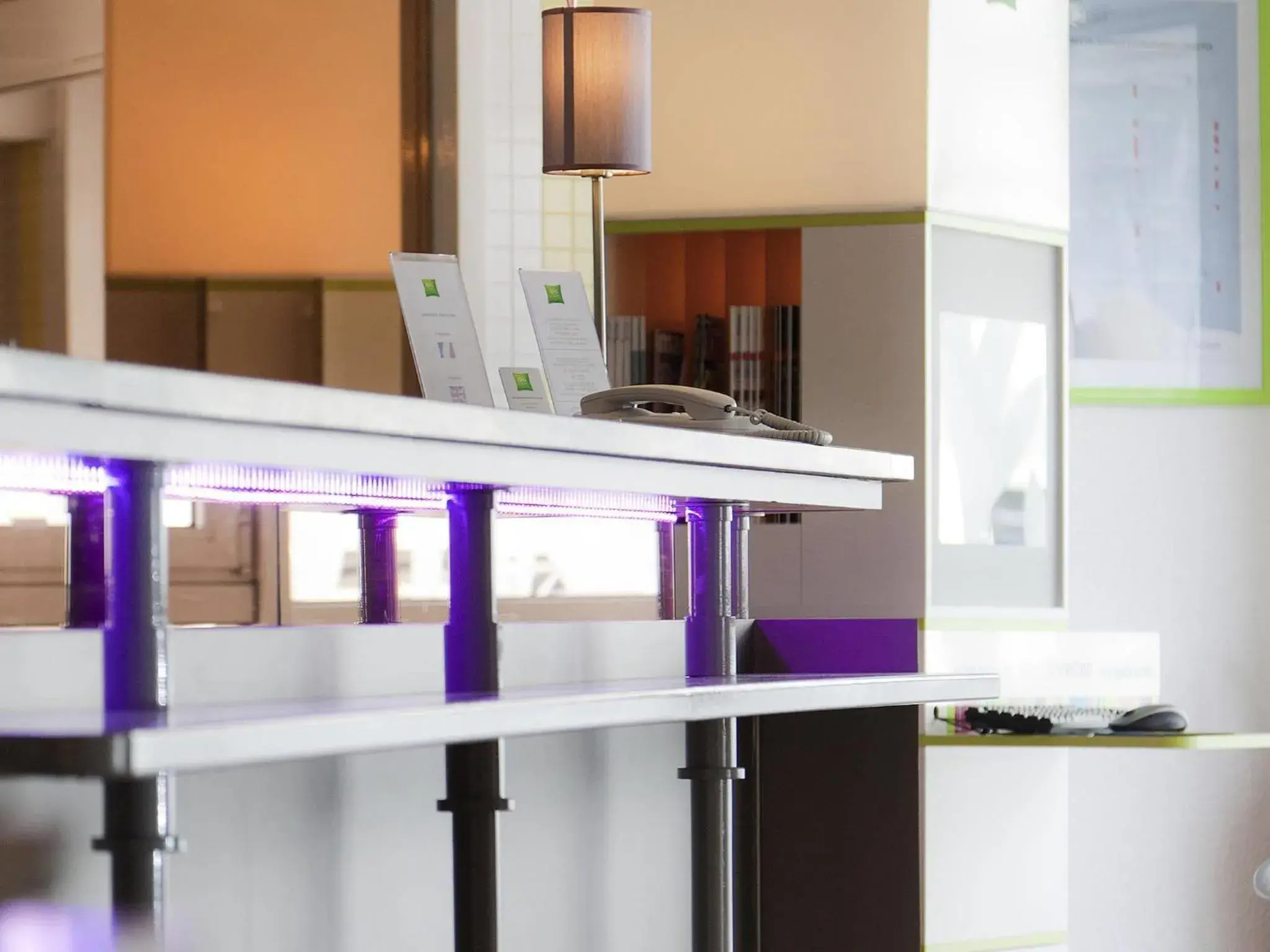 Lounge or bar in ibis Styles Bourg-en-Bresse Centre Lounge or bar in ibis Styles Bourg-en-Bresse Centre