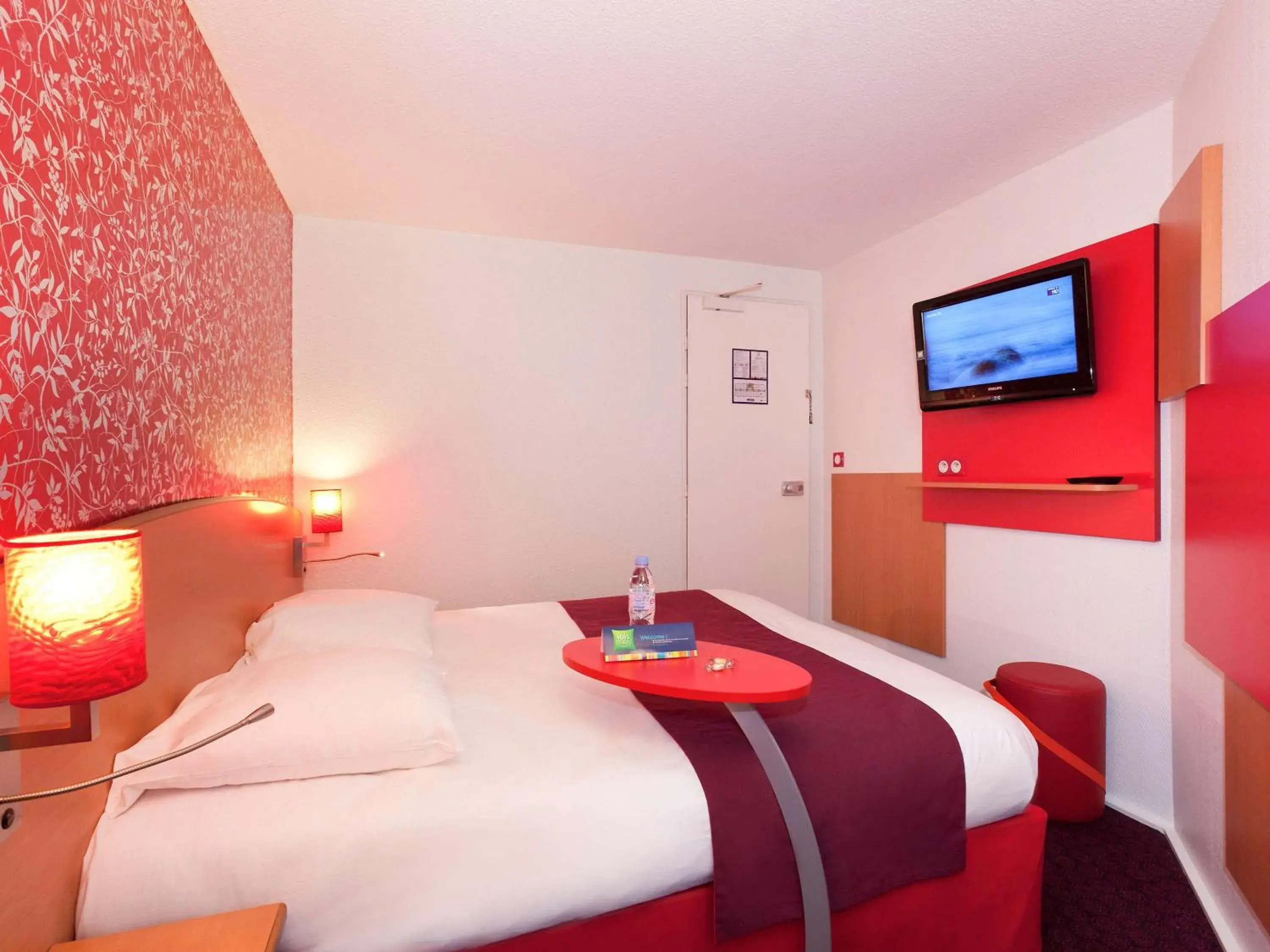 Photo of the whole room, Bed in ibis Styles Bourg-en-Bresse Centre Photo of the whole room, Bed in ibis Styles Bourg-en-Bresse Centre